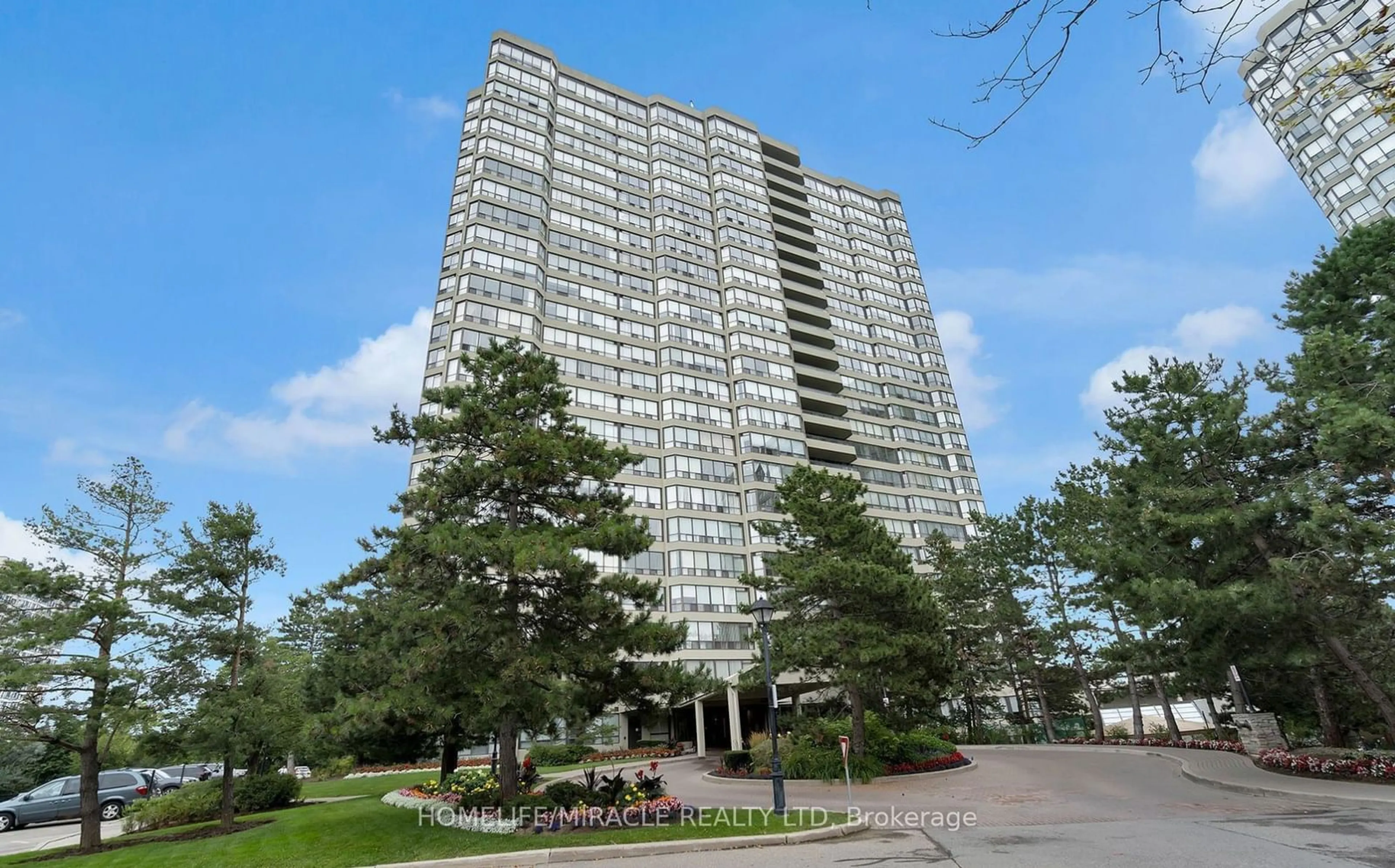 A pic from exterior of the house or condo for 22 Hanover Rd #210, Brampton Ontario L6S 5K7