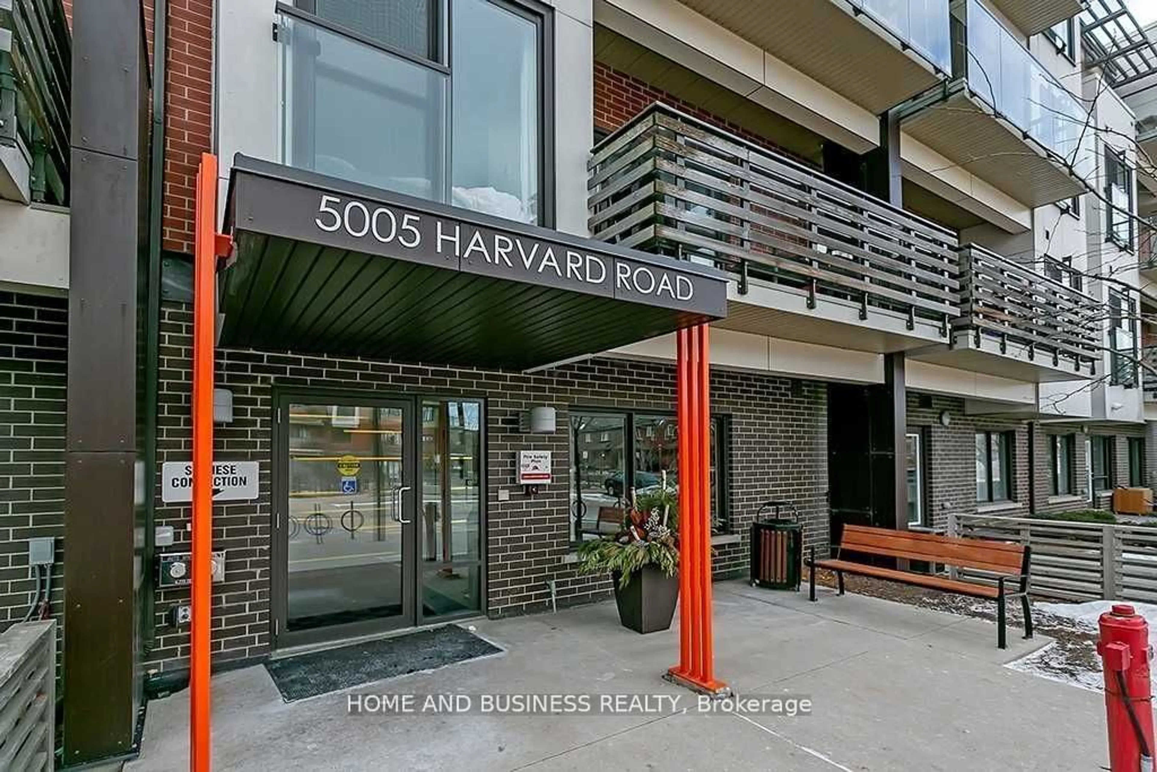 A pic from exterior of the house or condo for 5005 Harvard Rd #303, Mississauga Ontario L5M 0X1