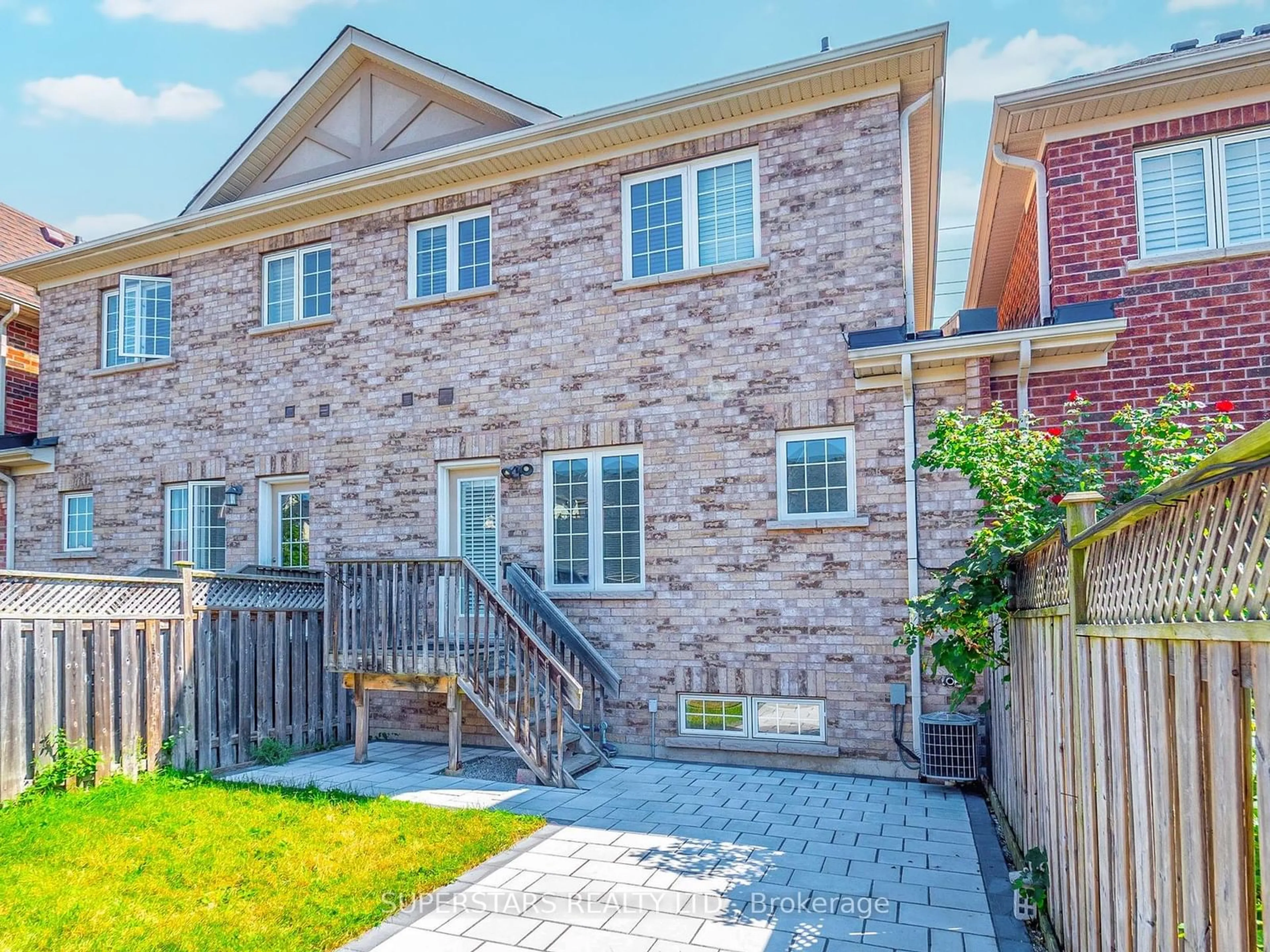 Home with brick exterior material for 3341 Eglinton Ave, Mississauga Ontario L5M 7W8