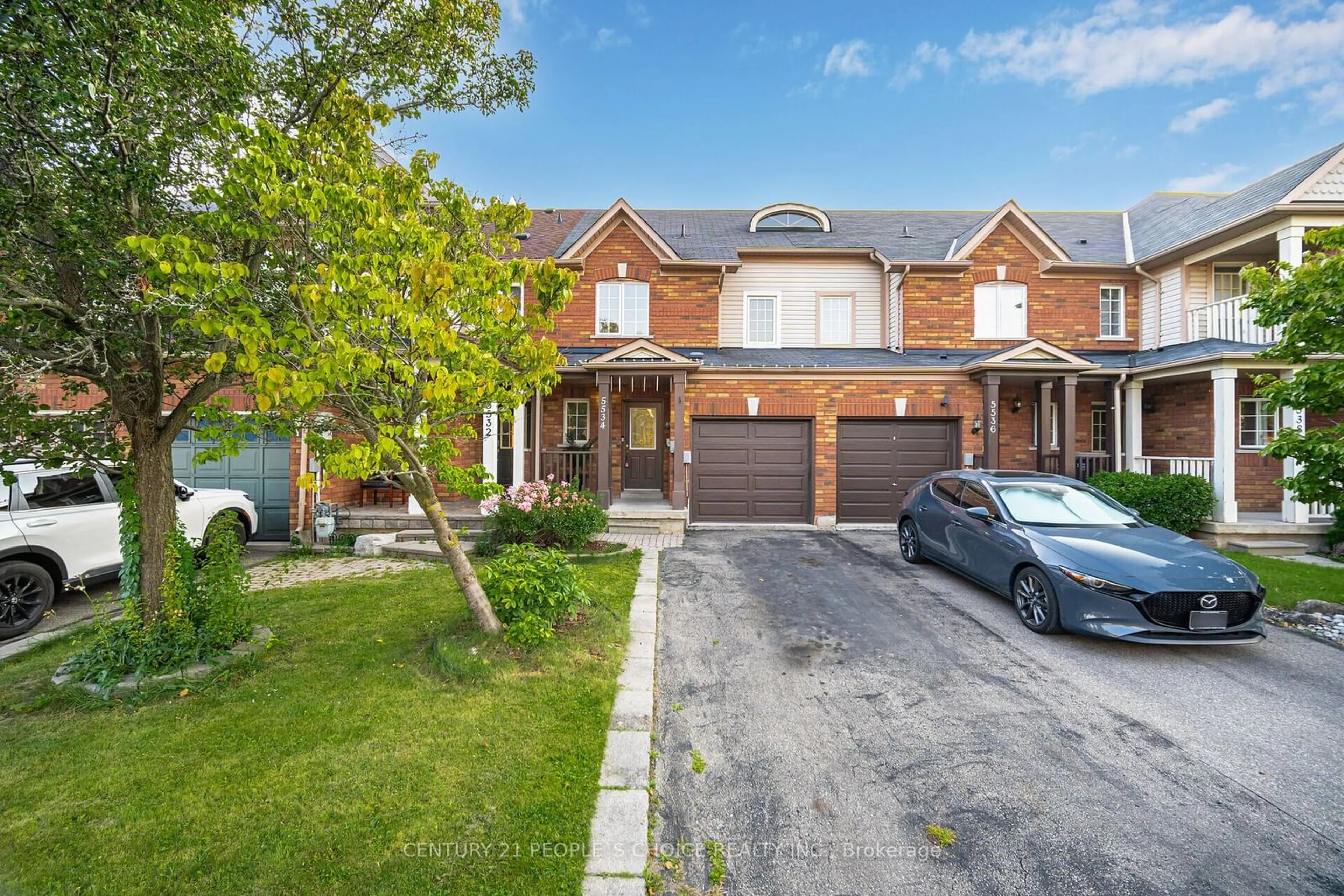 A pic from exterior of the house or condo for 5534 Linwell Pl, Mississauga Ontario L5M 6L7