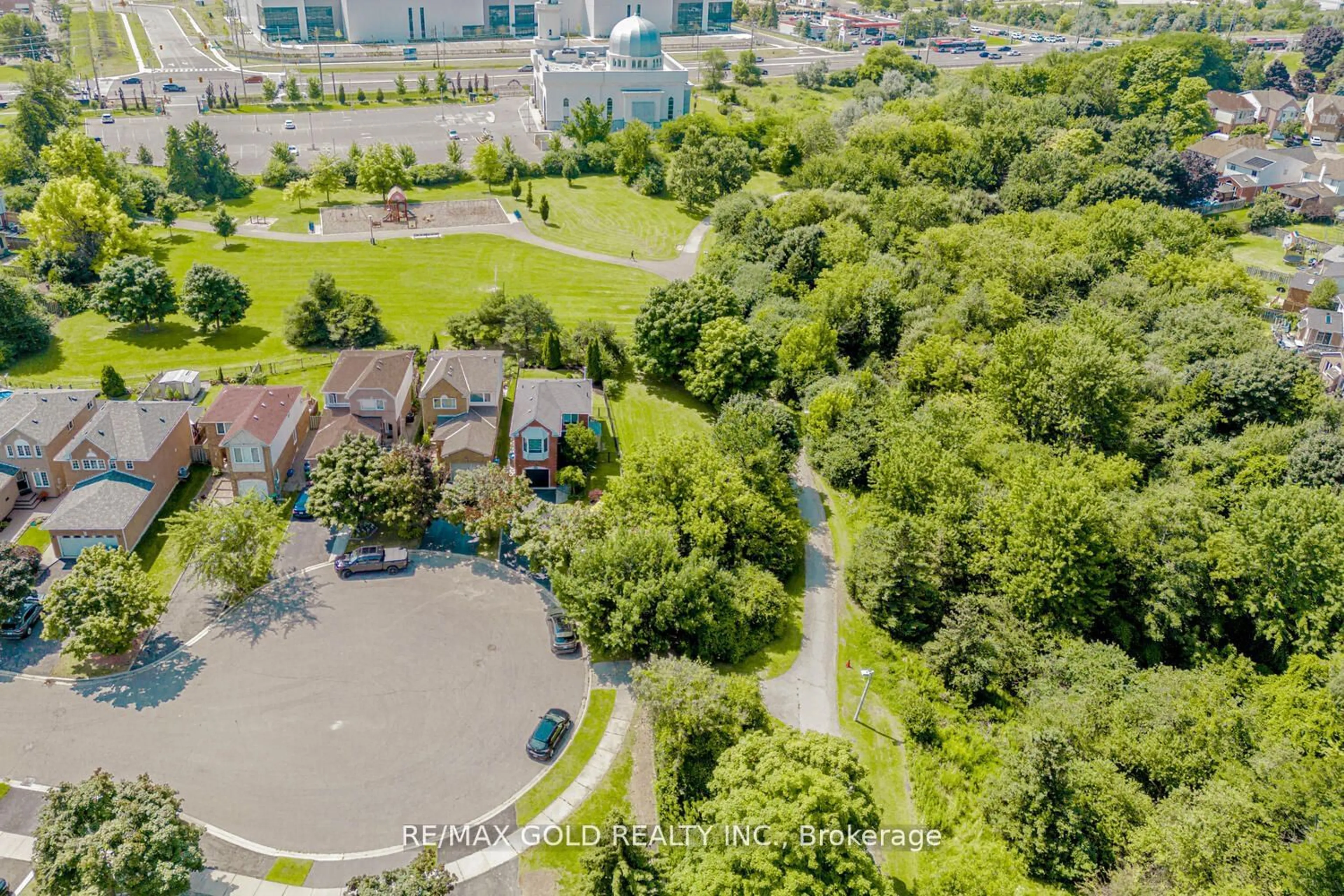 A pic from exterior of the house or condo, the street view for 15 Sunshade Pl, Brampton Ontario L6Z 2B7