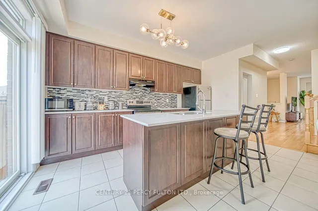 Additional property image - 142 Sea Drifter Cres