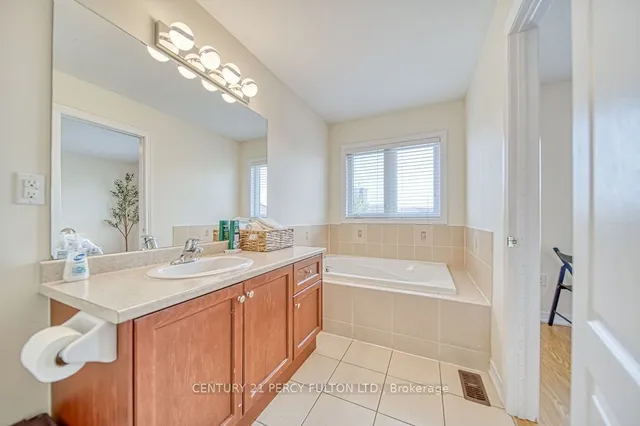 Additional property image - 142 Sea Drifter Cres