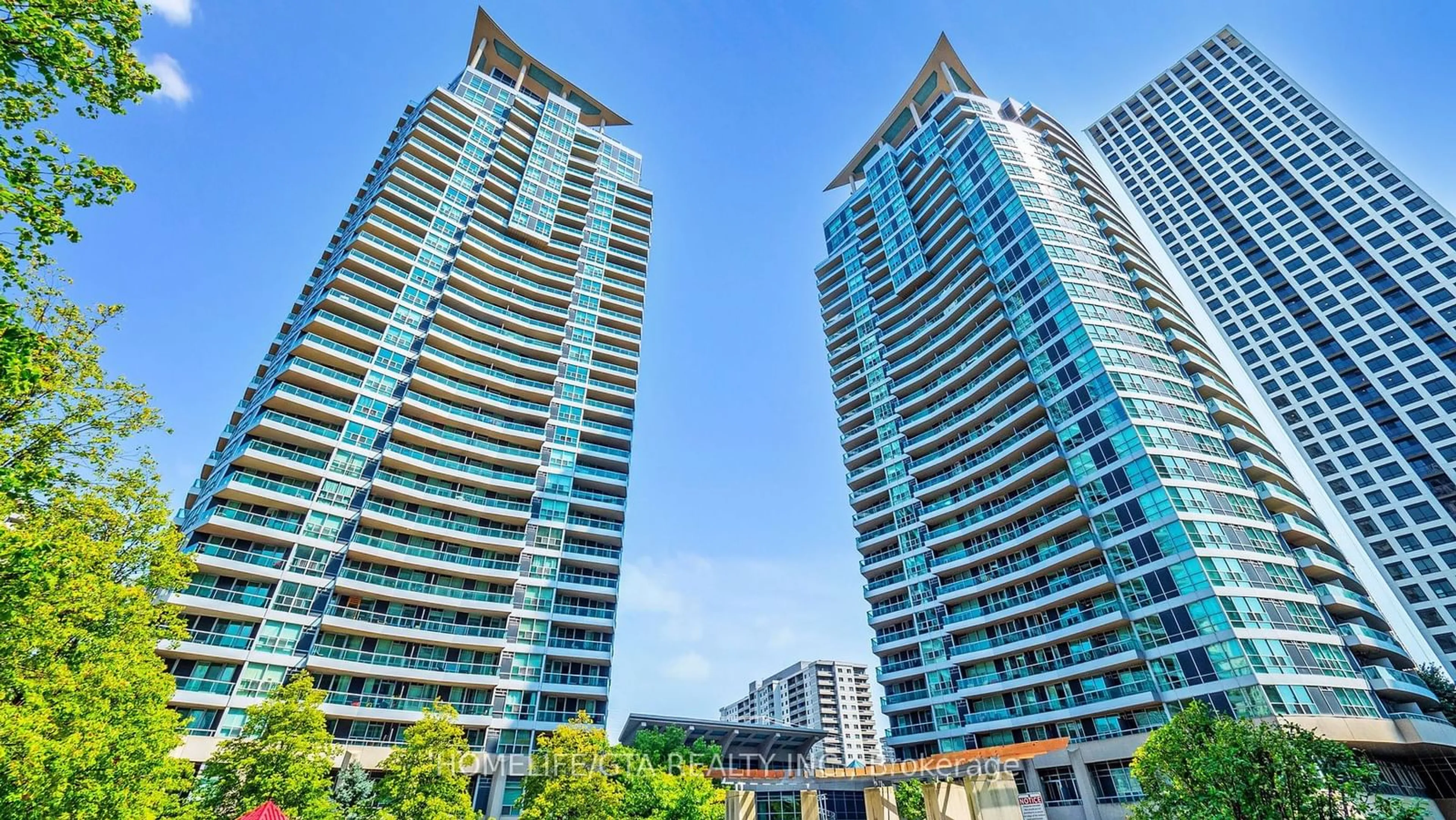 A pic from exterior of the house or condo for 33 Elm Dr #1305, Mississauga Ontario L5B 4M2