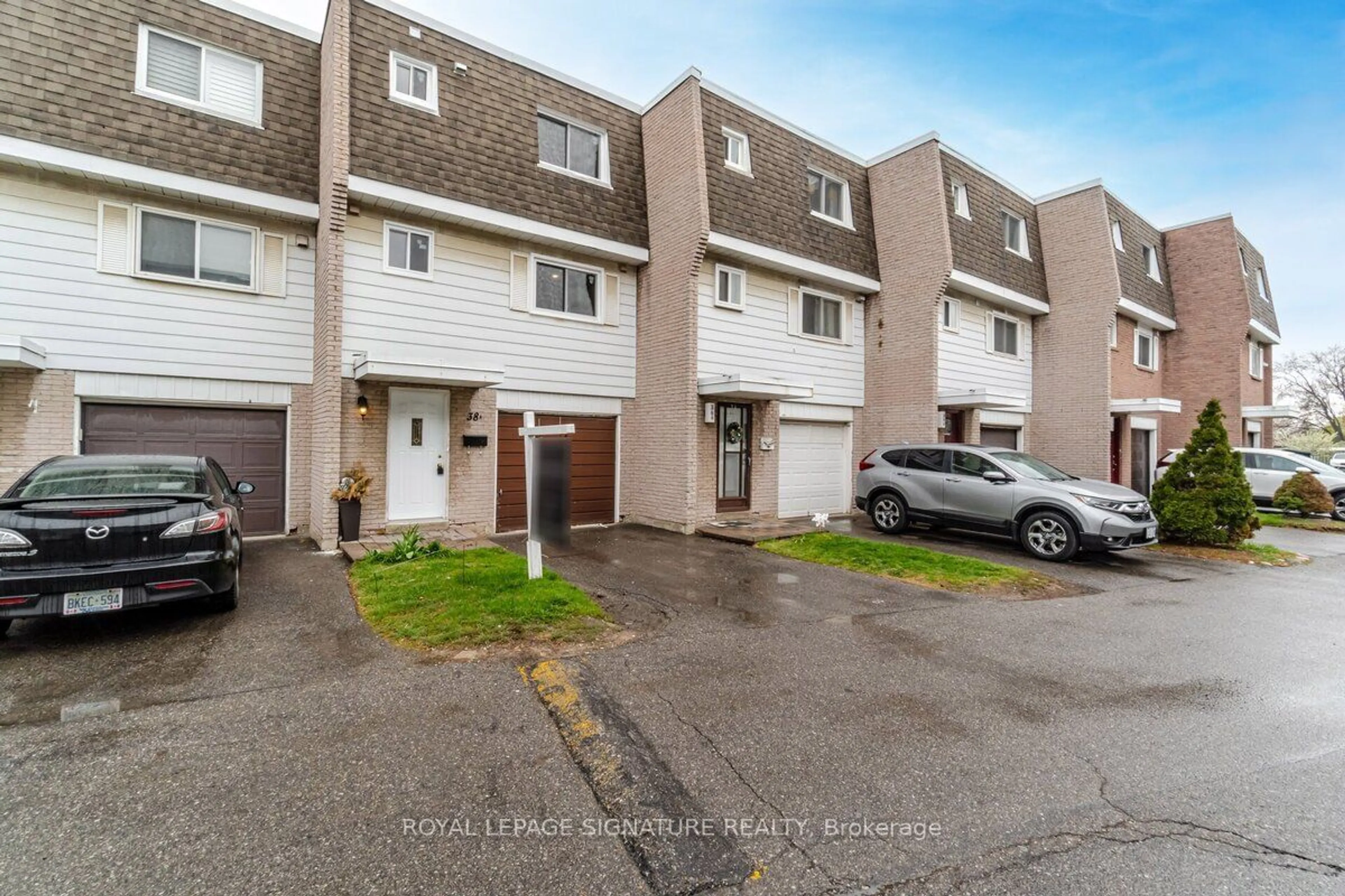 A pic from exterior of the house or condo, the street view for 830 Westlock Rd #38A, Mississauga Ontario L5C 1K6