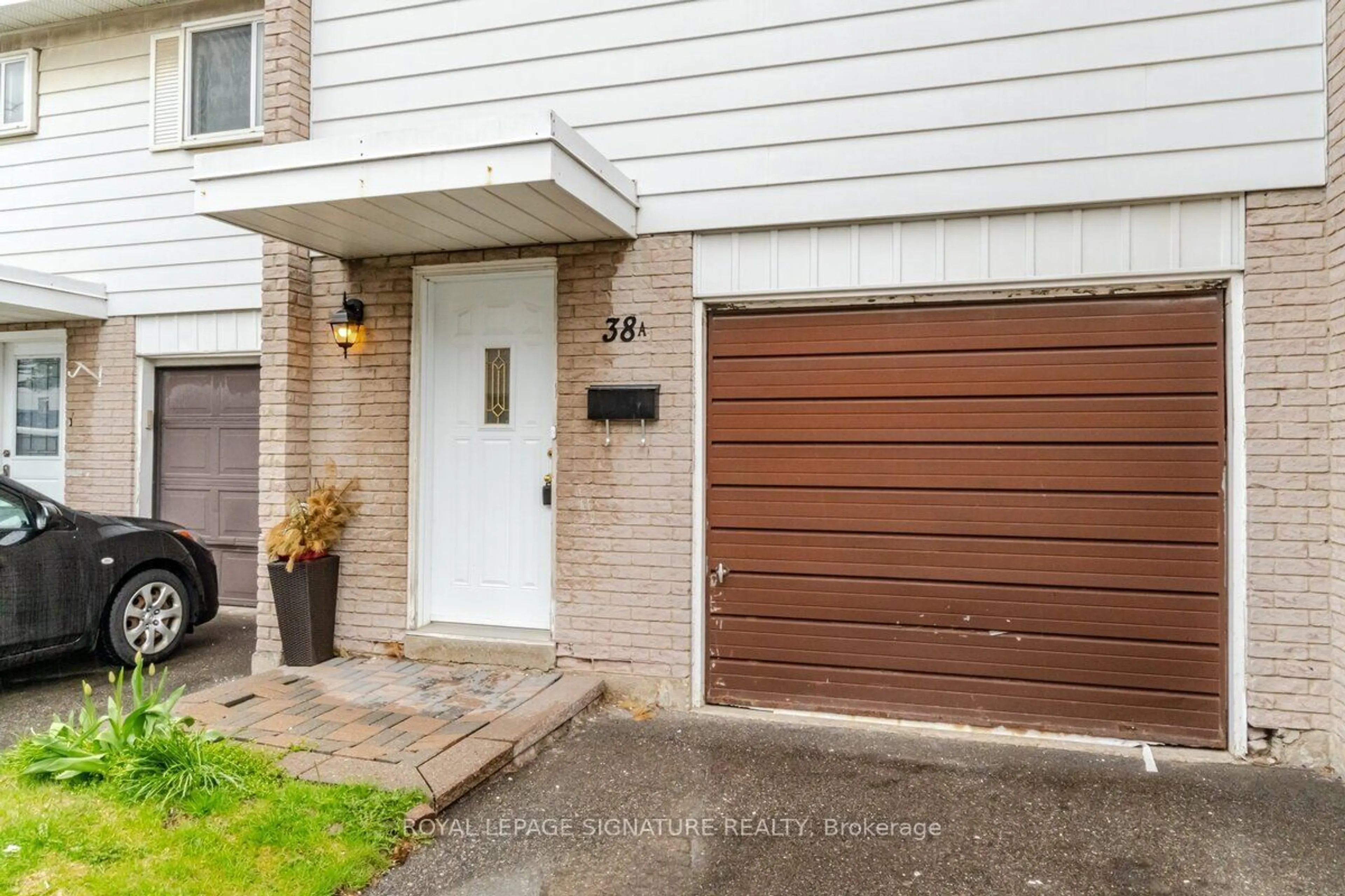 A pic from exterior of the house or condo, cottage for 830 Westlock Rd #38A, Mississauga Ontario L5C 1K6