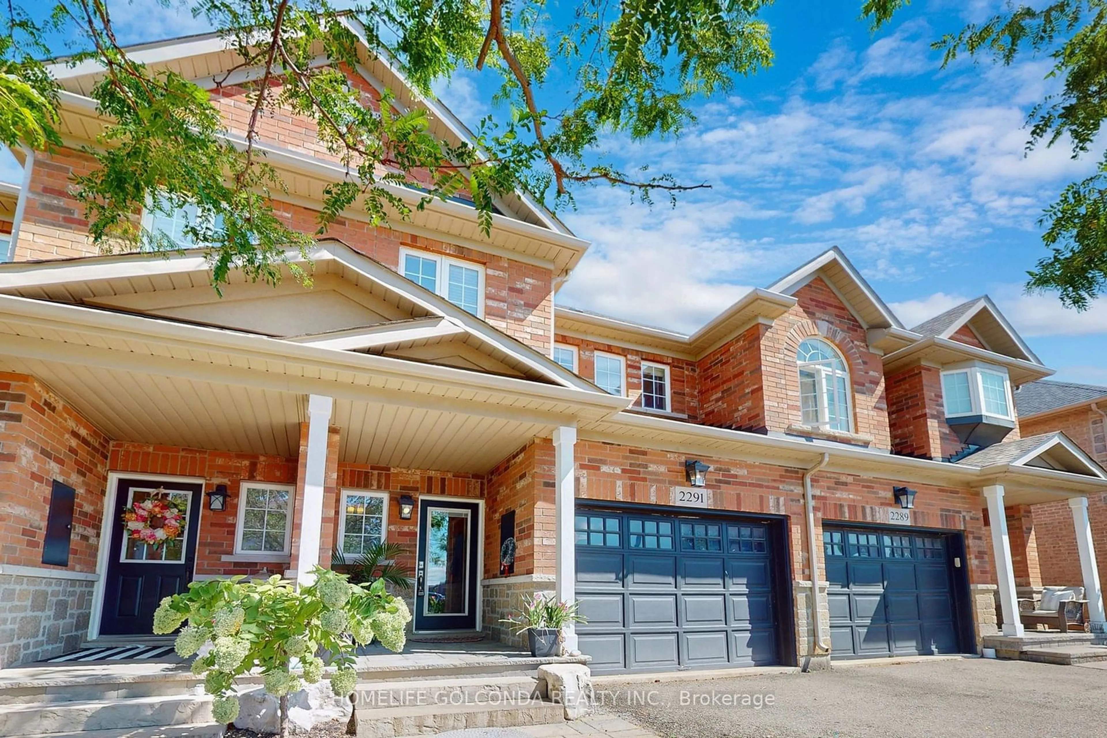 Home with brick exterior material for 2291 Whistling Springs Cres, Oakville Ontario L6M 0C5