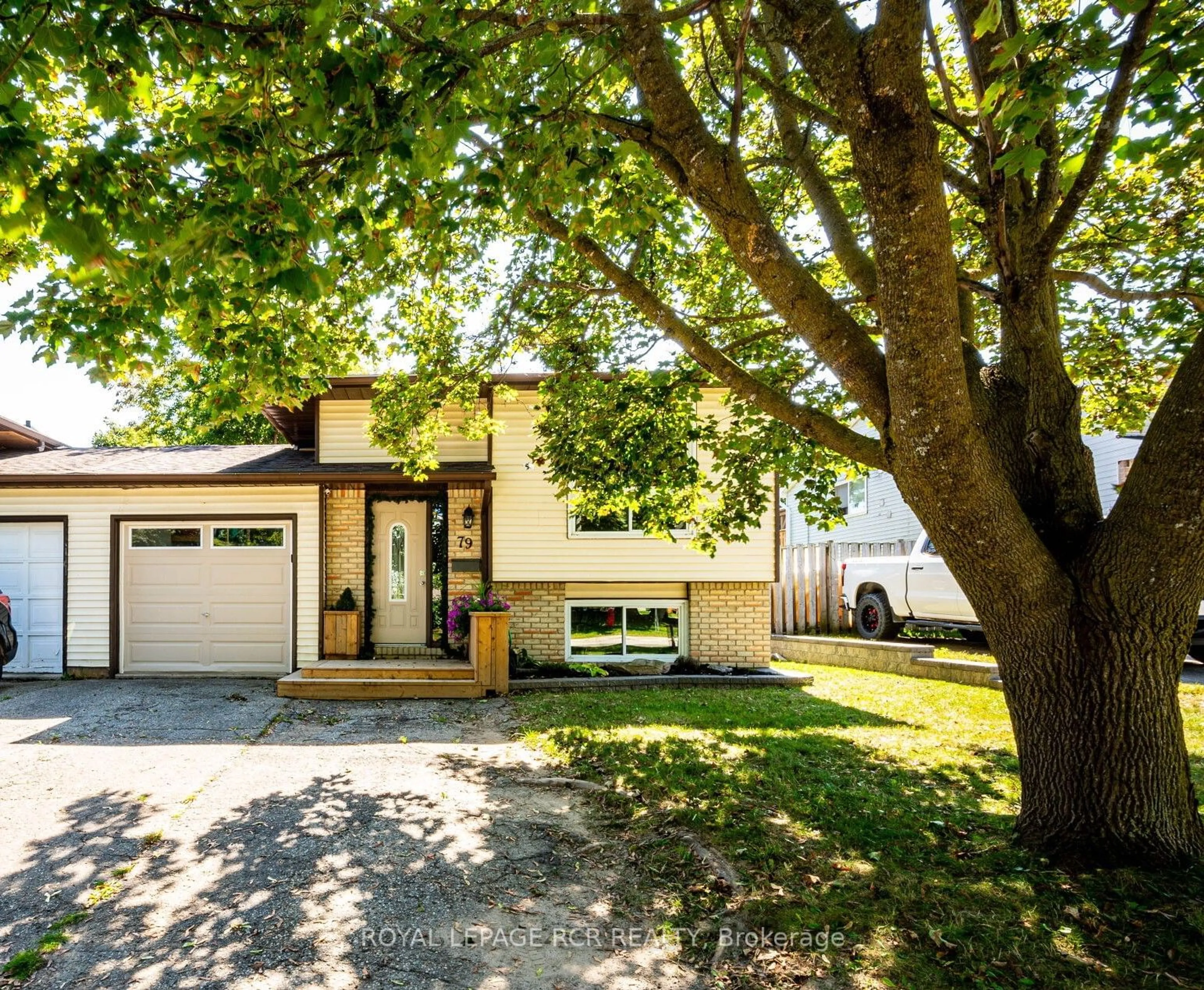 Frontside or backside of a home, cottage for 79 Quarry Dr, Orangeville Ontario L9W 3S6