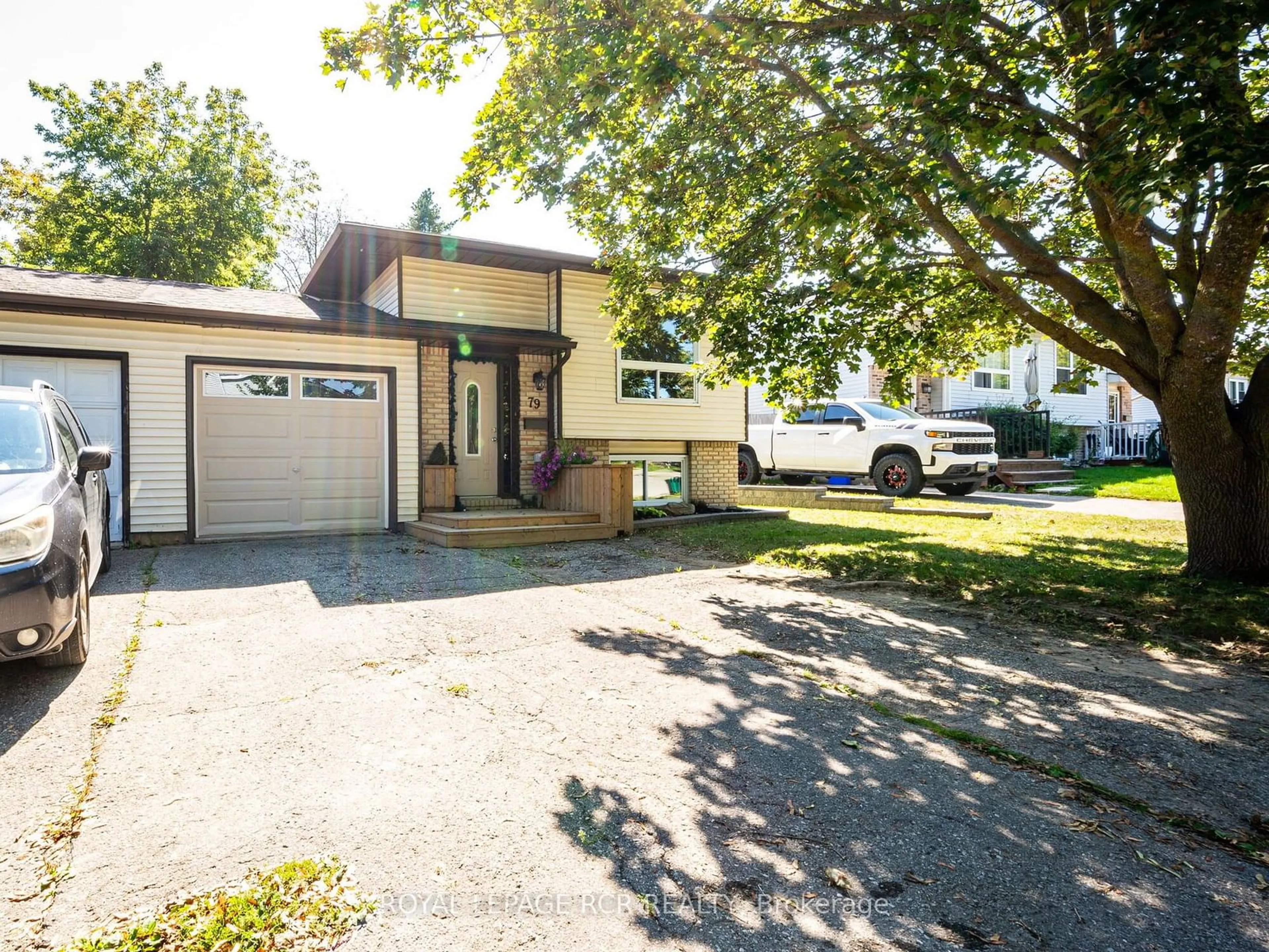 Frontside or backside of a home, the street view for 79 Quarry Dr, Orangeville Ontario L9W 3S6