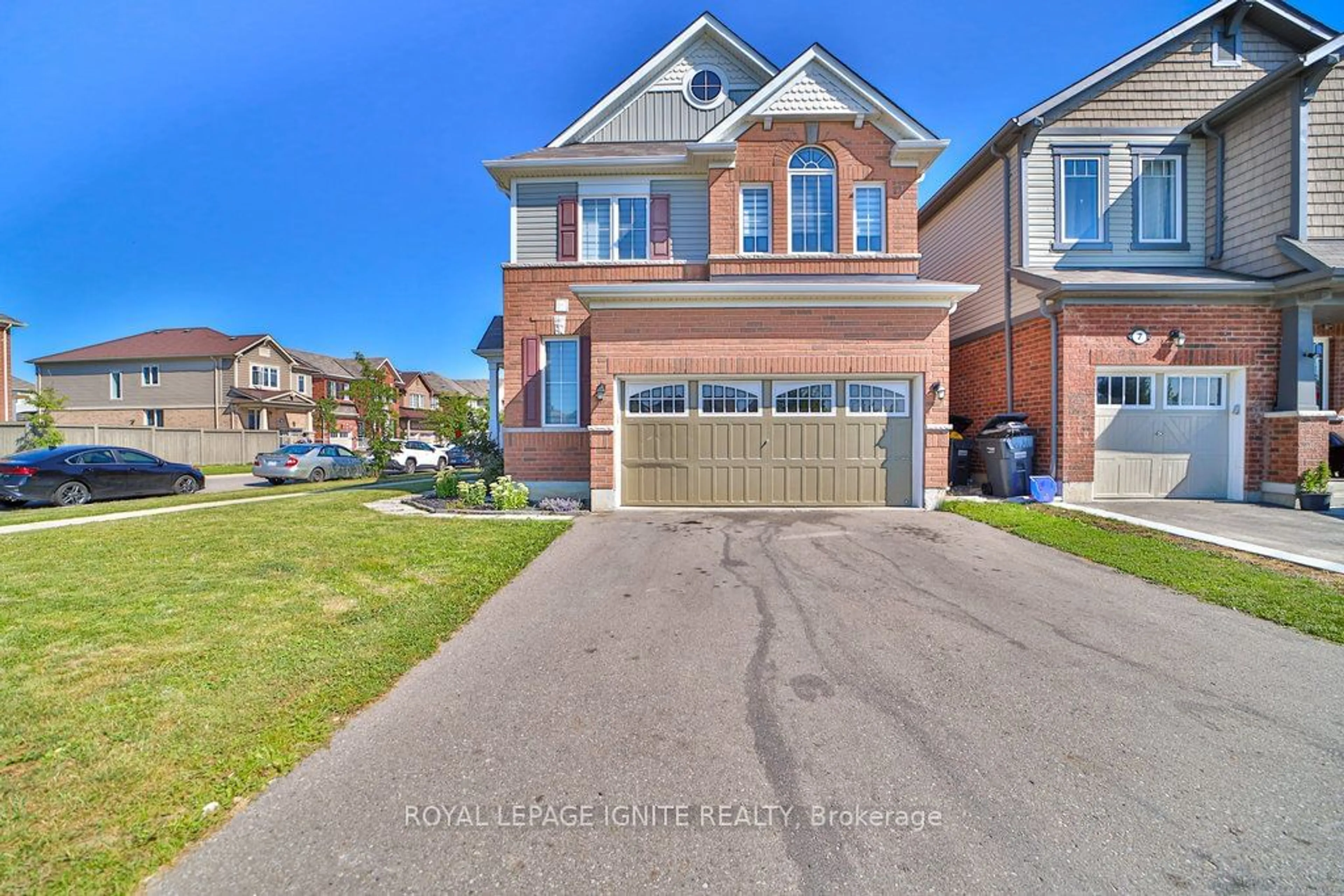 Frontside or backside of a home for 16 Facet St, Brampton Ontario L7A 4T1