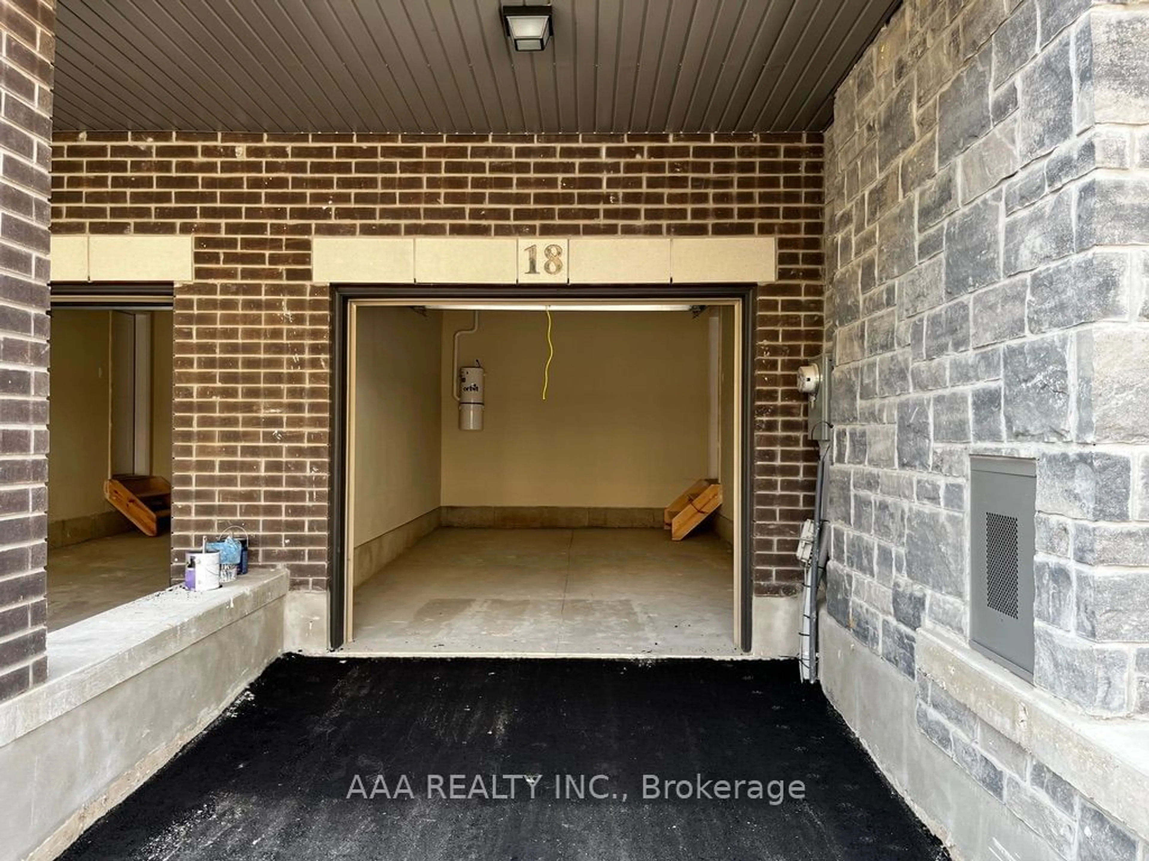 Indoor entryway, cement floor for 18 Folcroft St, Brampton Ontario L6Y 0B6