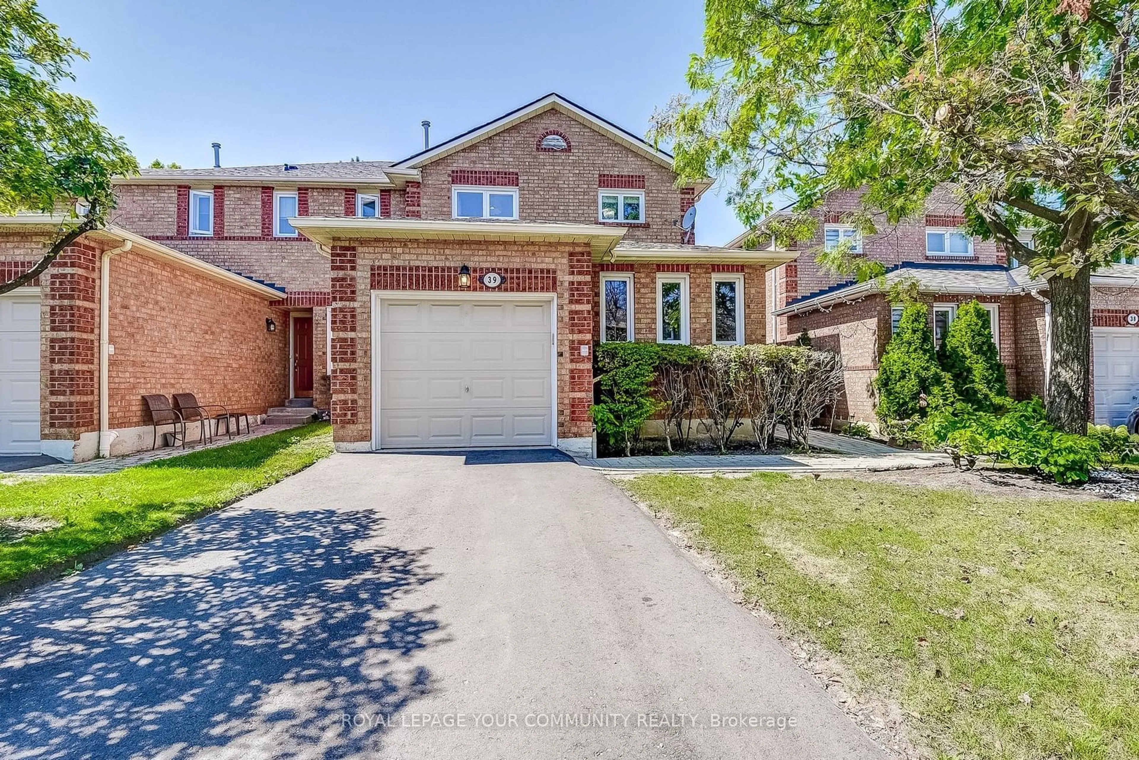 Home with brick exterior material for 666 Constellation Dr #39, Mississauga Ontario L5R 3G7