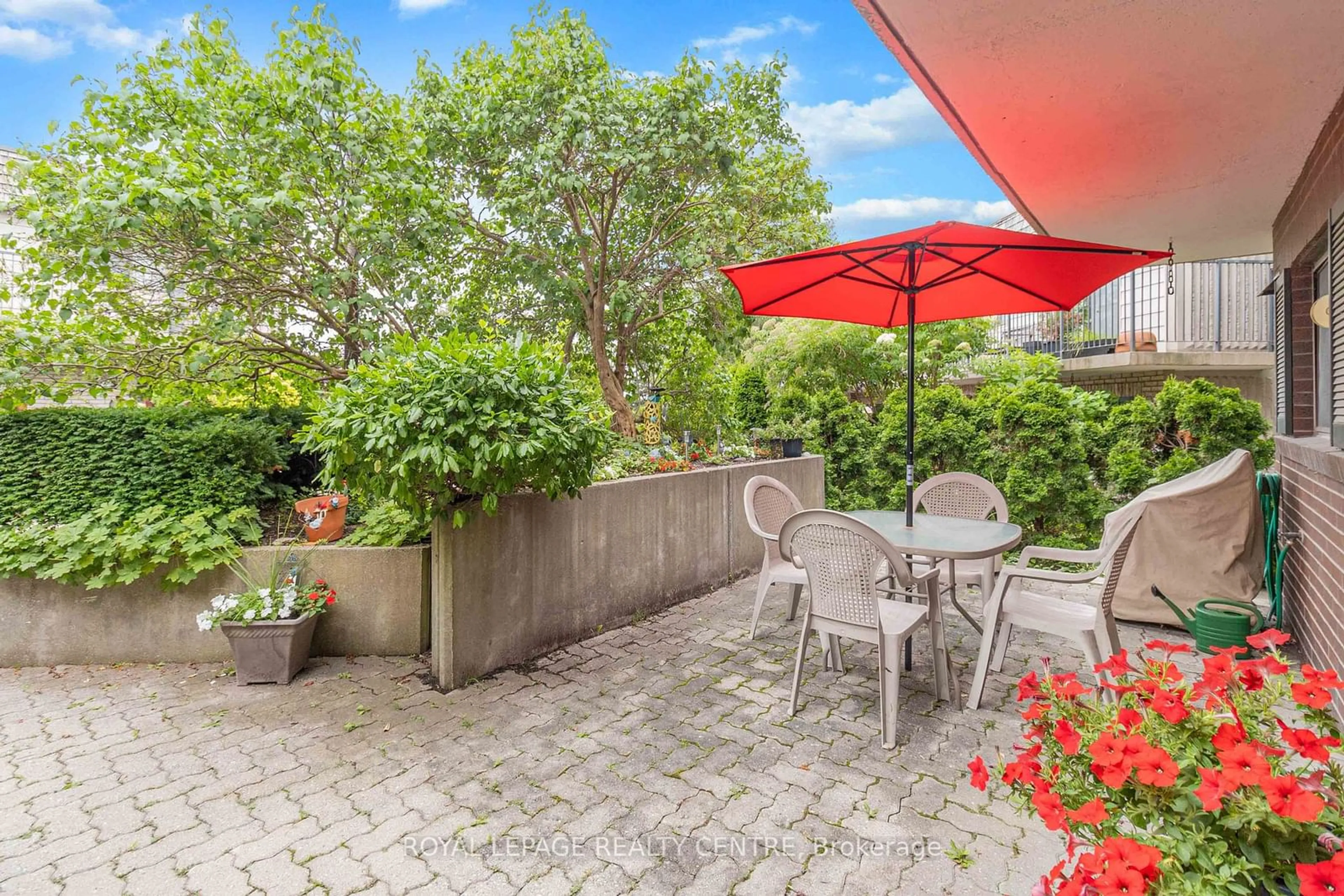 Patio, the fenced backyard for 1330 Mississauga Valley Blvd #18, Mississauga Ontario L5A 3T1