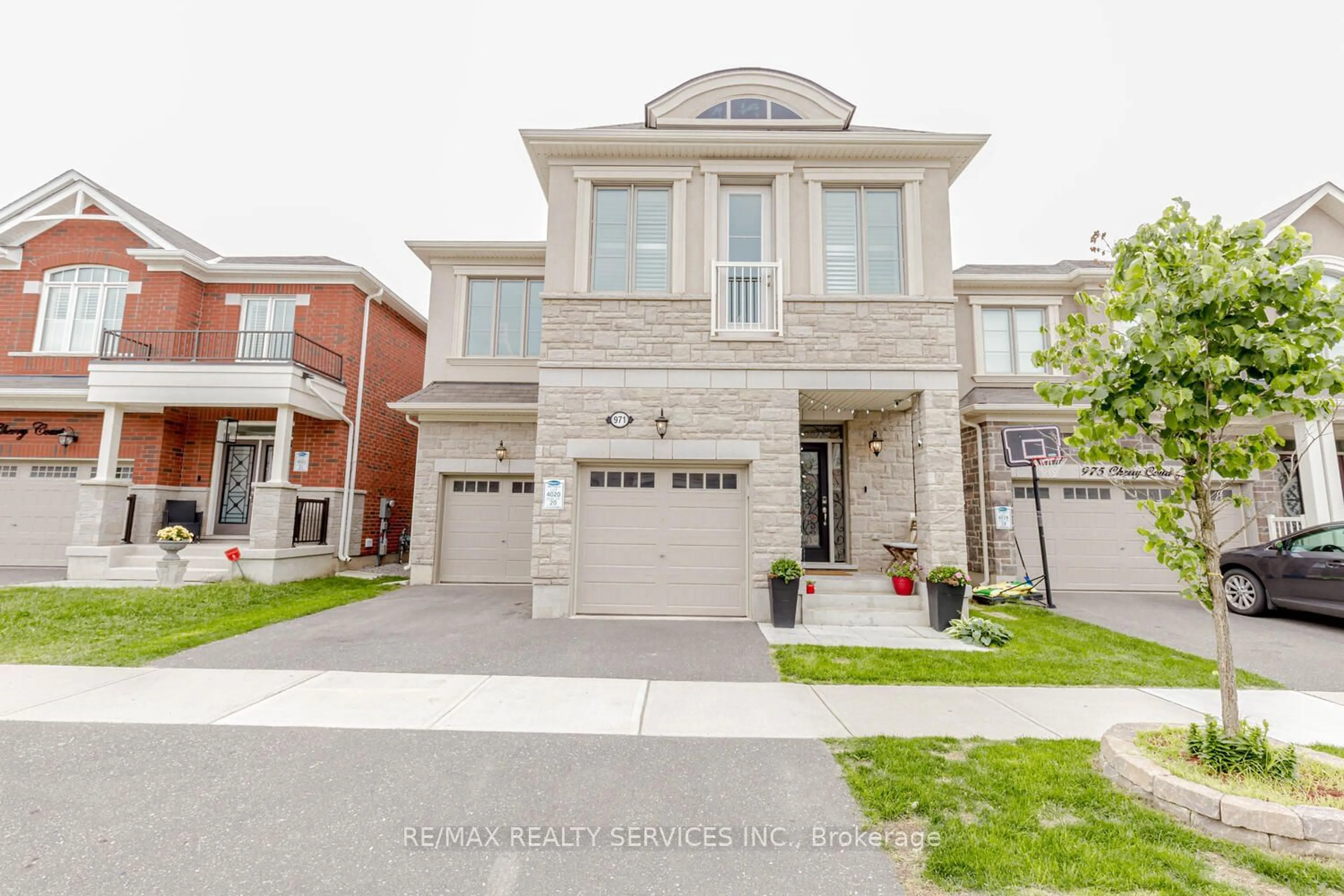 Home with brick exterior material for 971 Cherry Crt, Milton Ontario L9E 1P6