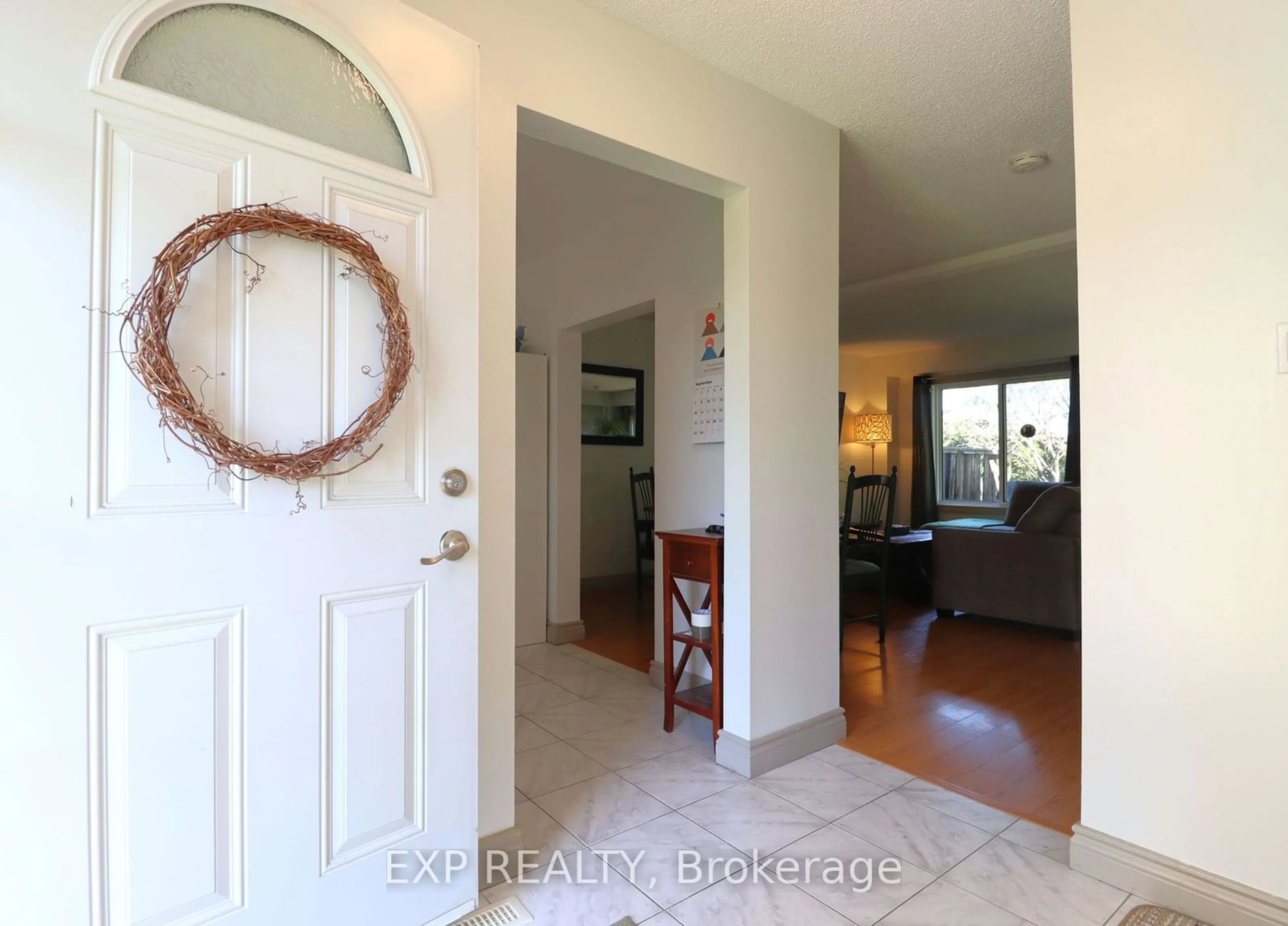 Indoor entryway for 142 Royal Salisbury Way, Brampton Ontario L6V 3J8