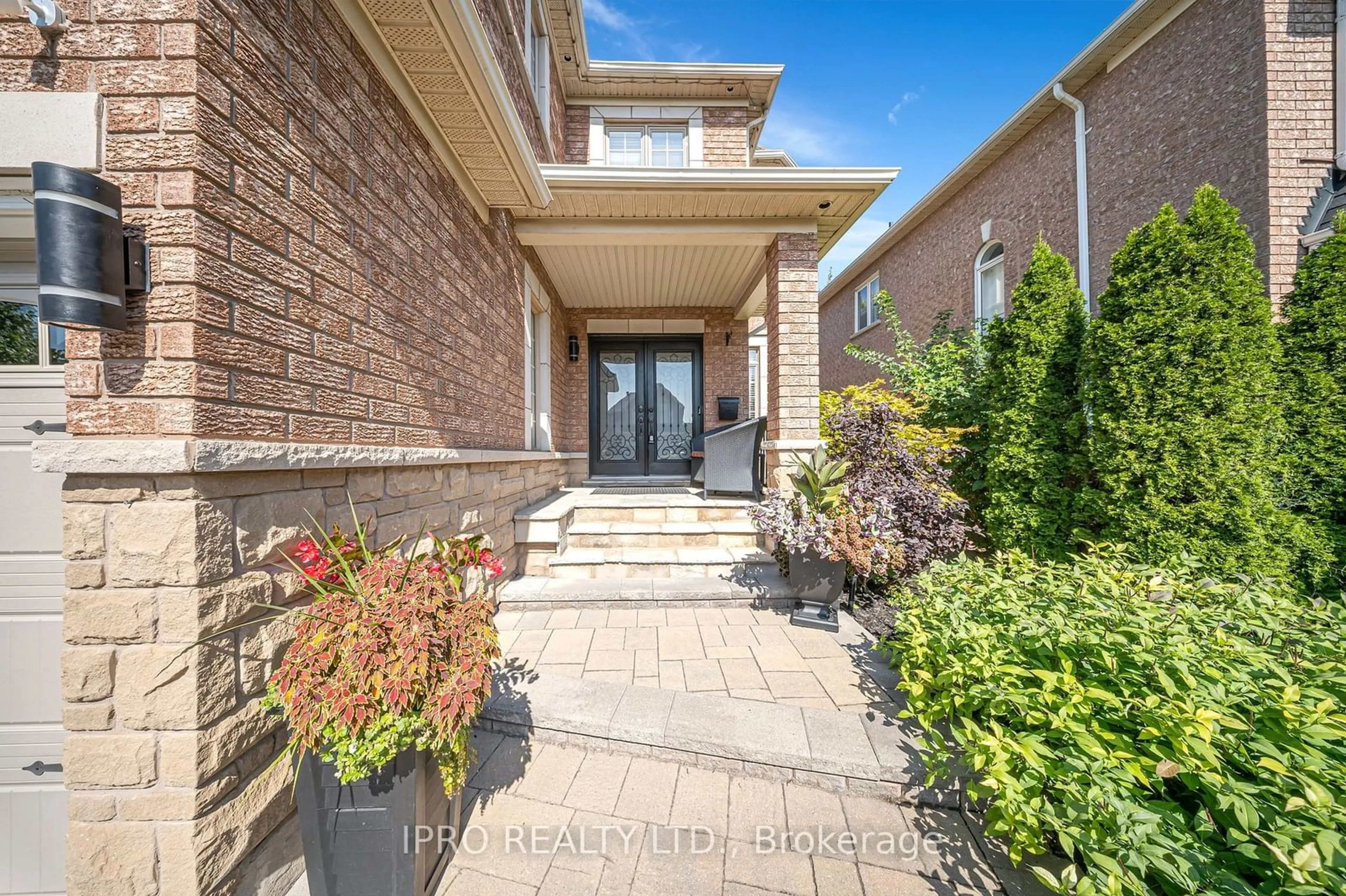 Home with brick exterior material for 2377 Coronation Dr, Oakville Ontario L6H 7N2