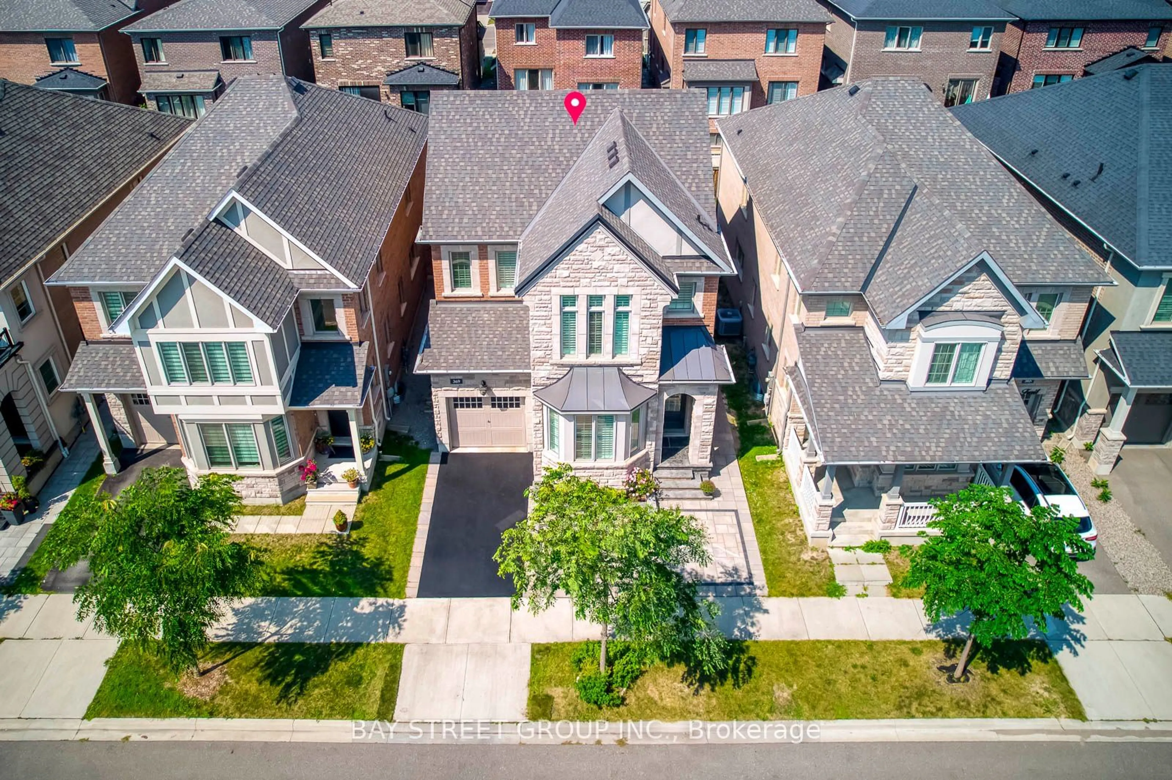 Frontside or backside of a home for 369 Dahlia Tr, Oakville Ontario L6M 1L5