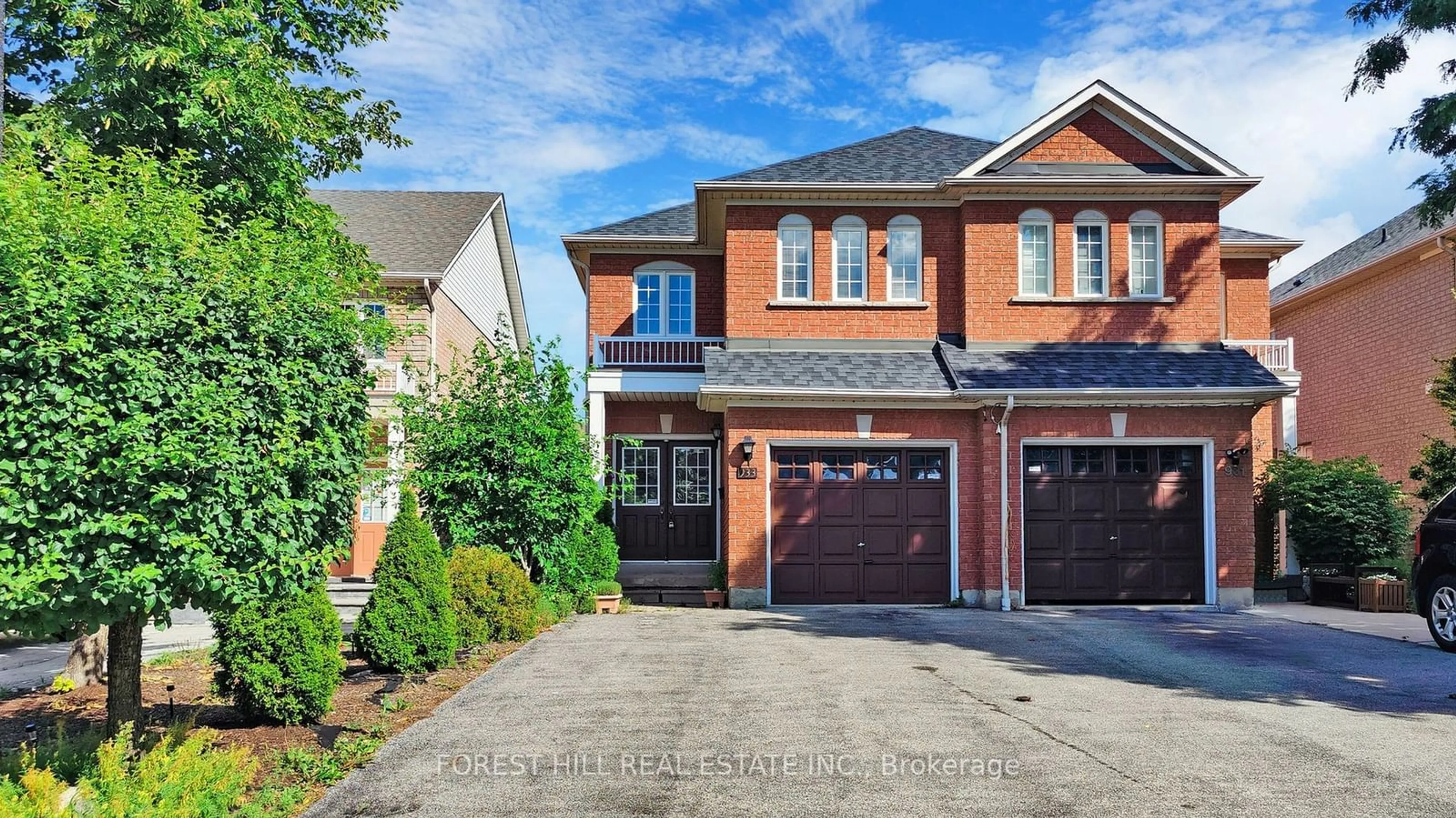 Home with brick exterior material for 933 Tambourine Terr, Mississauga Ontario L5W 1S5