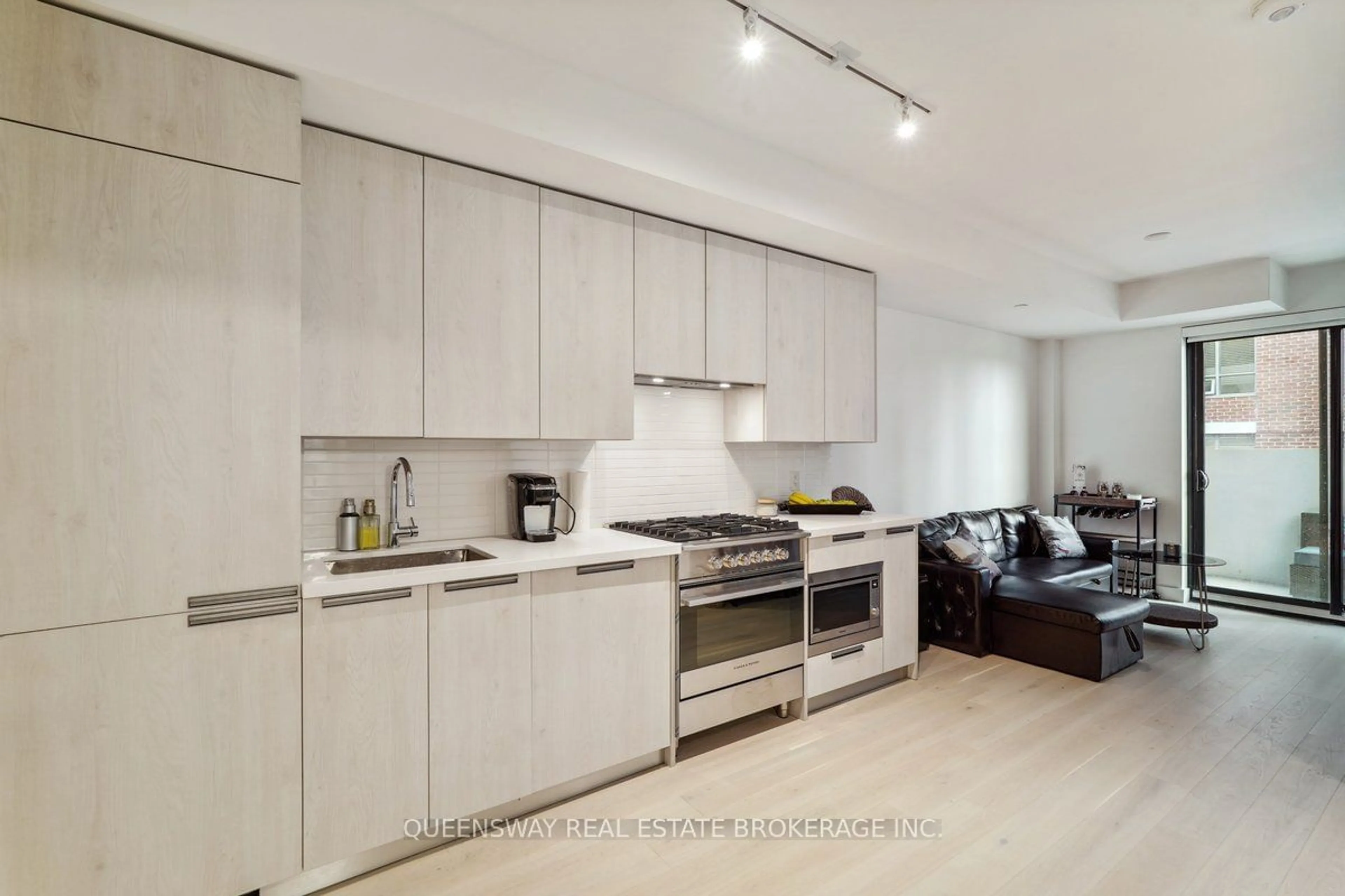 Contemporary kitchen for 160 Kingsway Cres #307, Toronto Ontario M8X 2S4