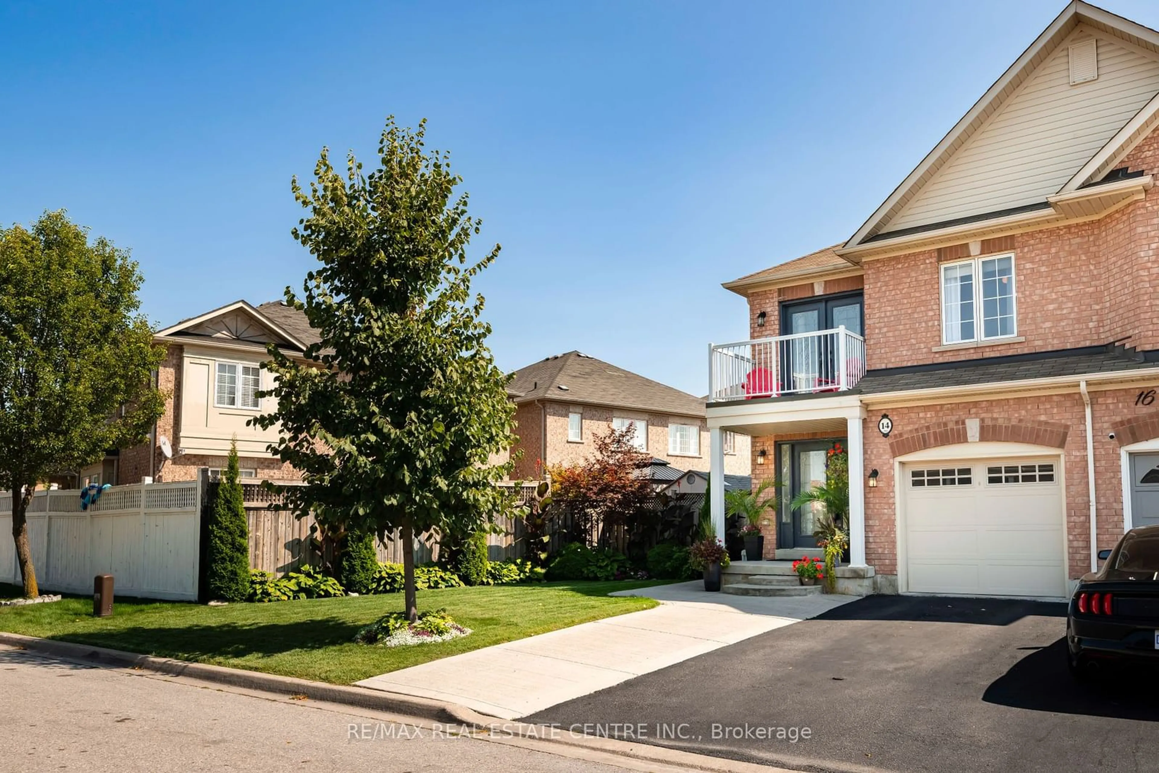 Frontside or backside of a home for 14 Samantha Cres, Brampton Ontario L6Z 0A6