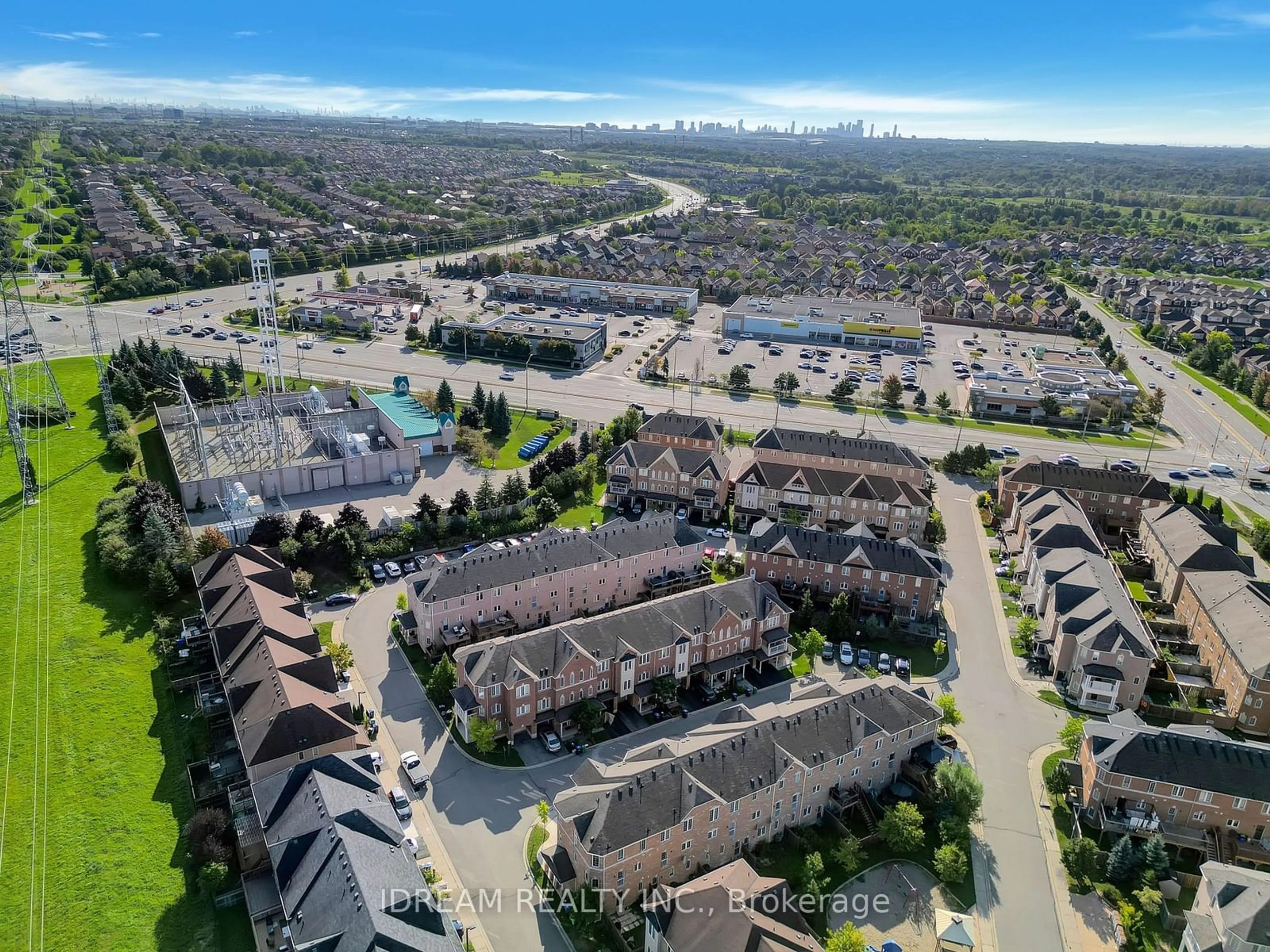 A pic from exterior of the house or condo, the street view for 61 Arizona Dr, Brampton Ontario L6Y 0R6