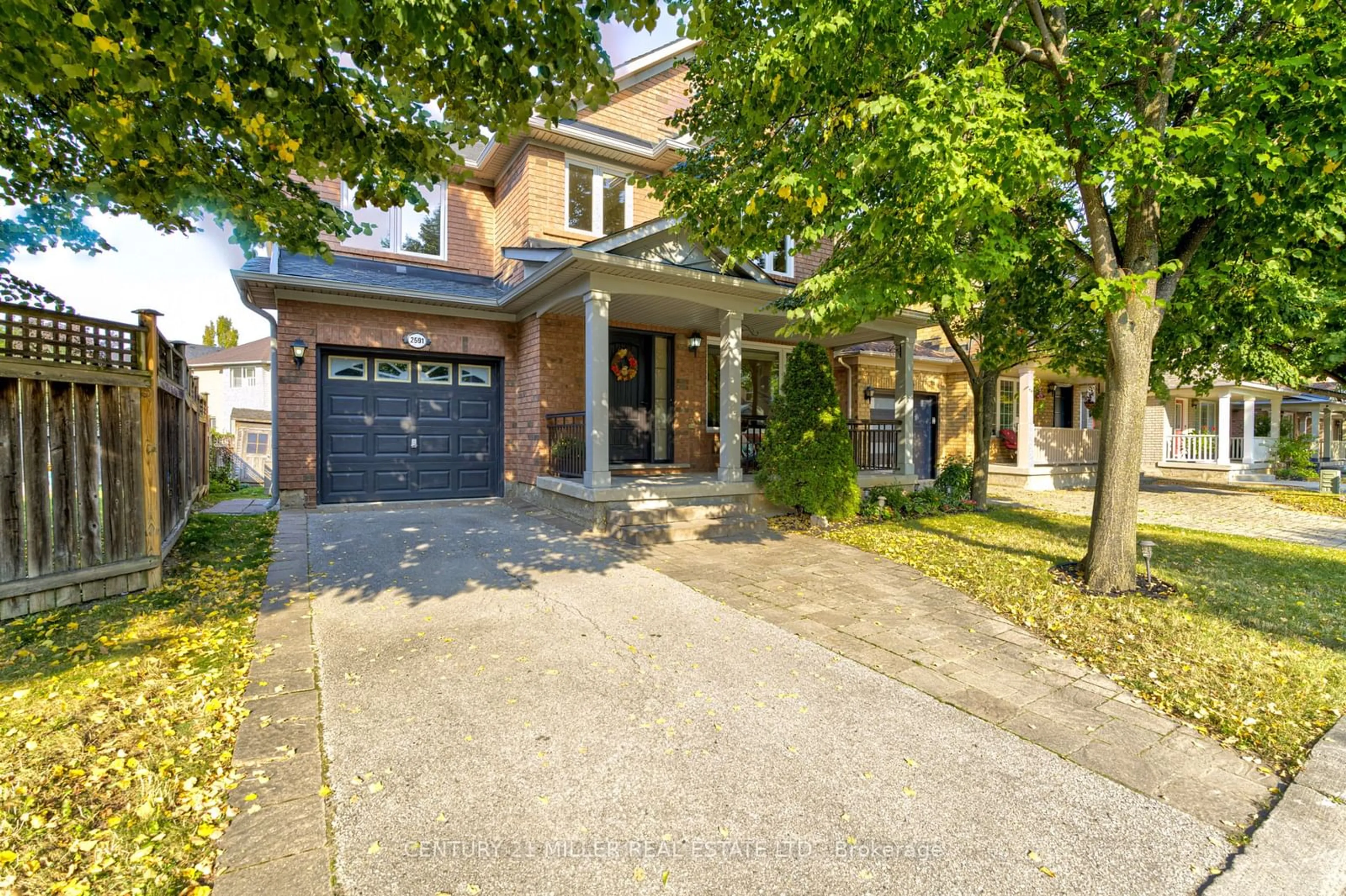 Home with brick exterior material for 2591 Dashwood Dr, Oakville Ontario L6M 4C2