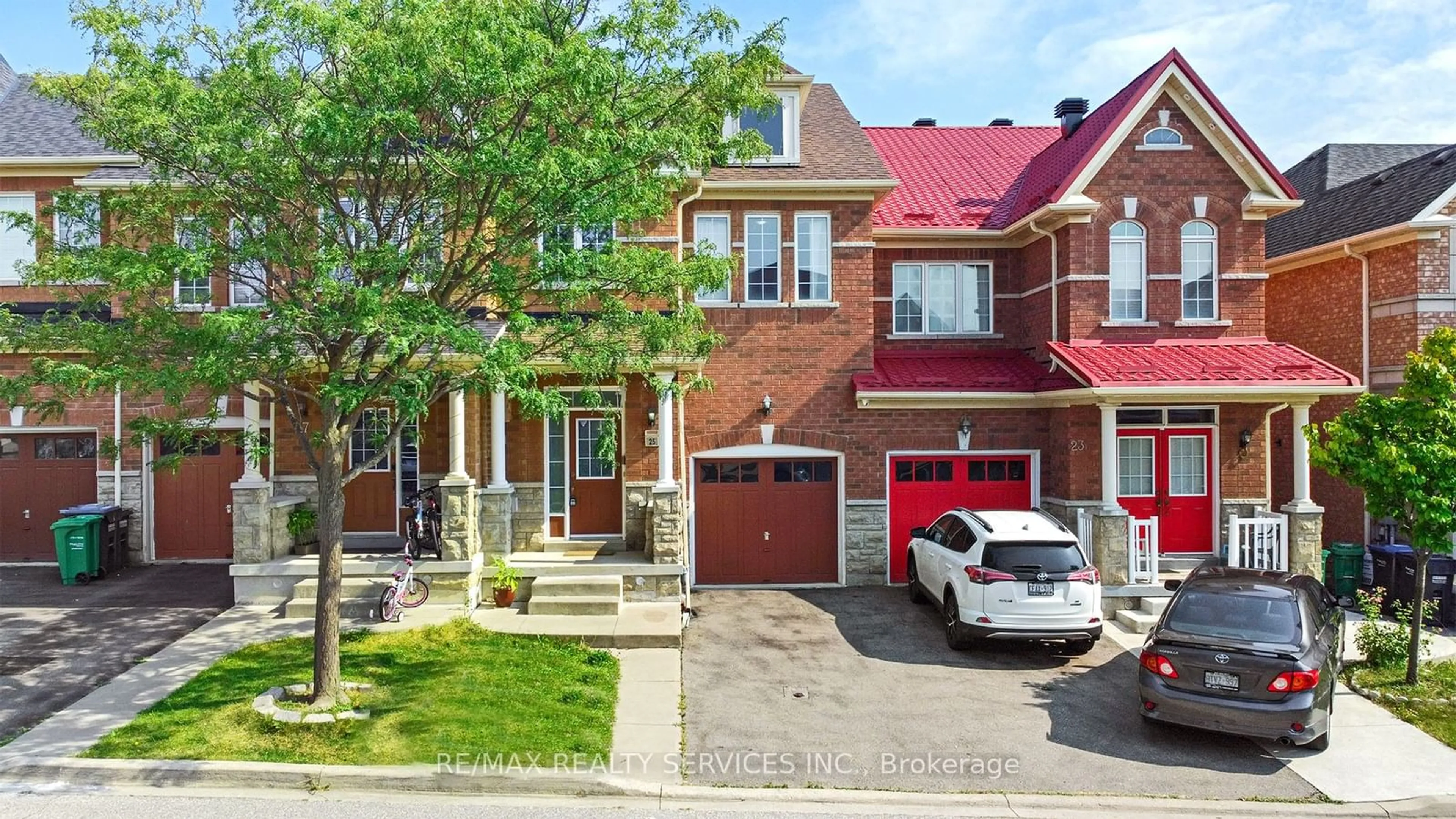 A pic from exterior of the house or condo for 25 Saint Eugene St, Brampton Ontario L6Y 0K8