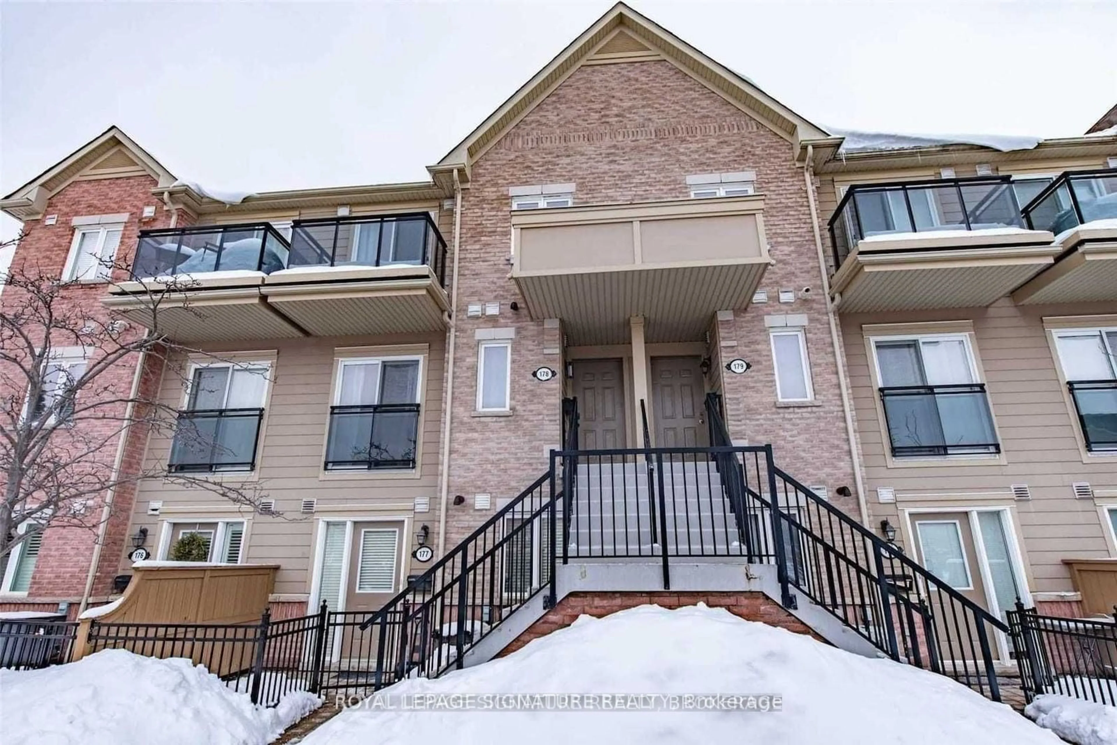 A pic from exterior of the house or condo for 4975 Southampton Dr #178, Mississauga Ontario L5M 8C9