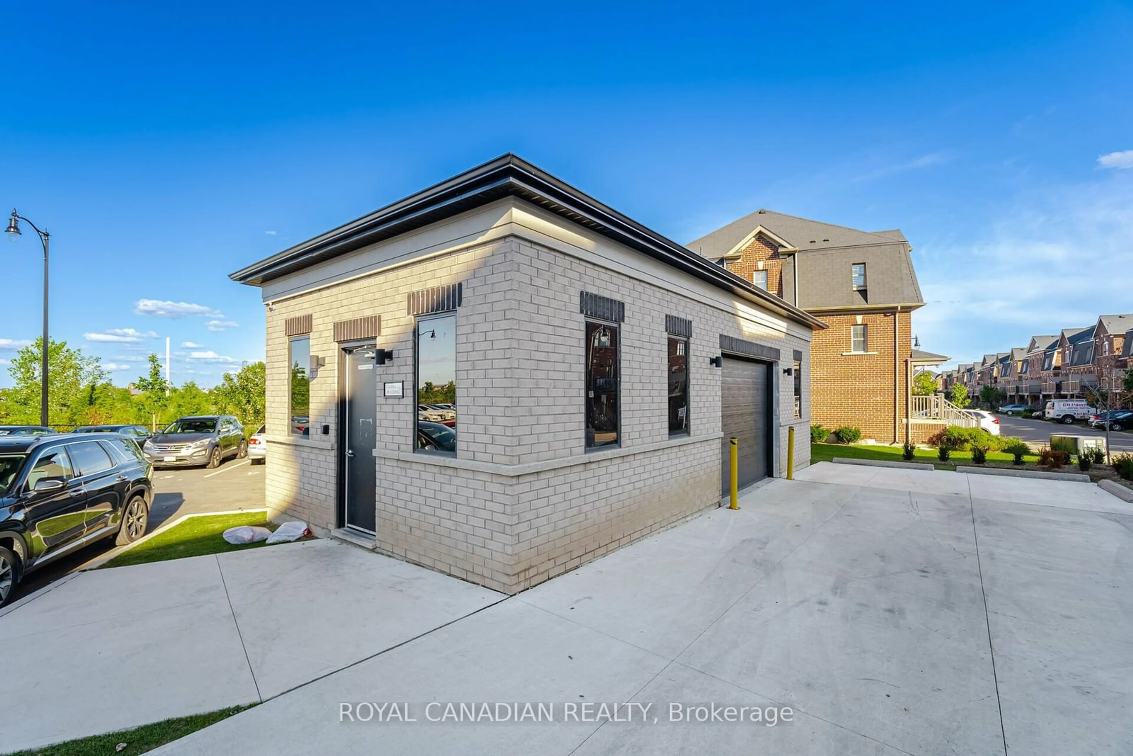 Home with brick exterior material for 165 Veterans Dr #24, Brampton Ontario L7A 5L2