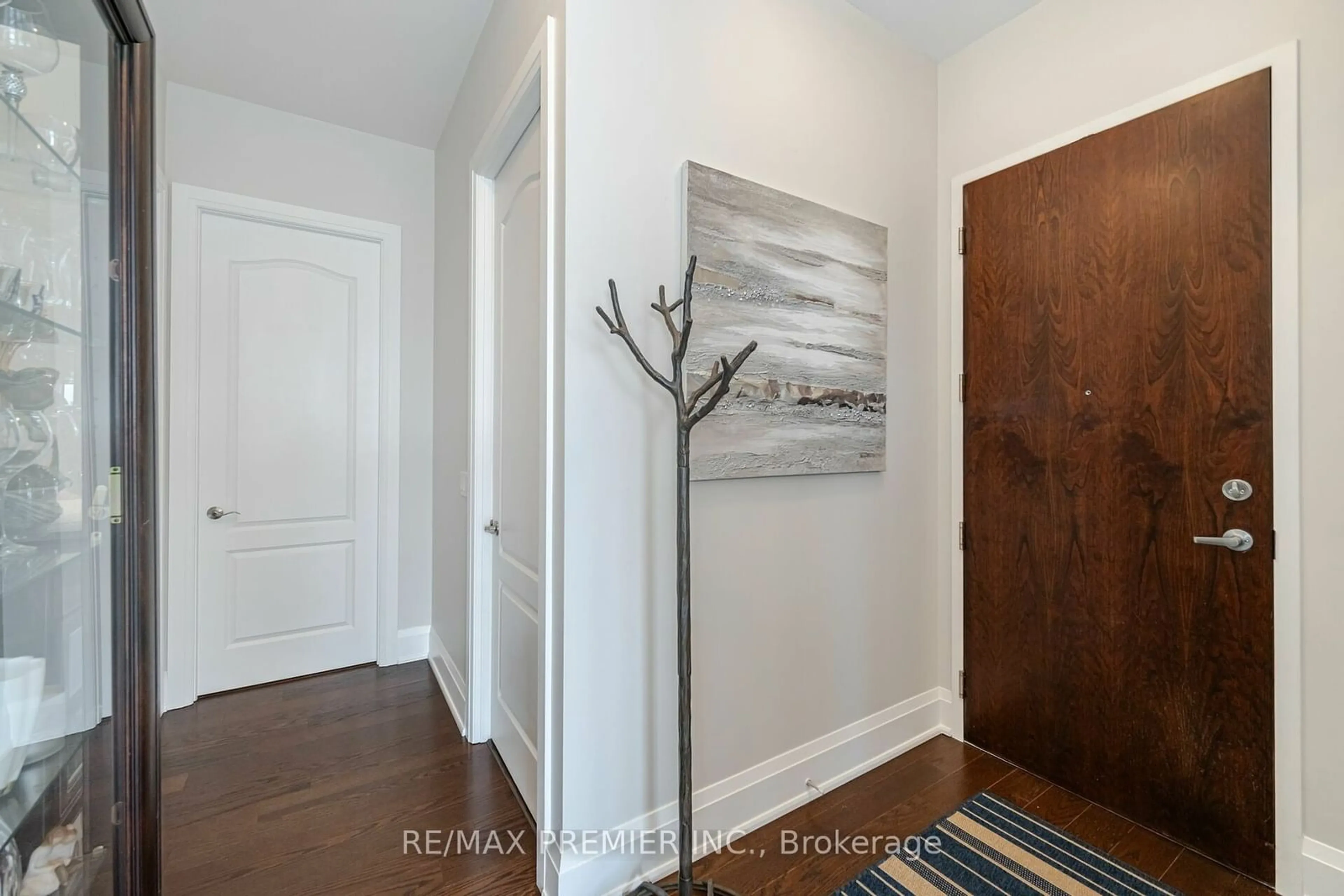 Indoor entryway, wood floors for 2480 Prince Michael Dr #710, Oakville Ontario L6H 0H1