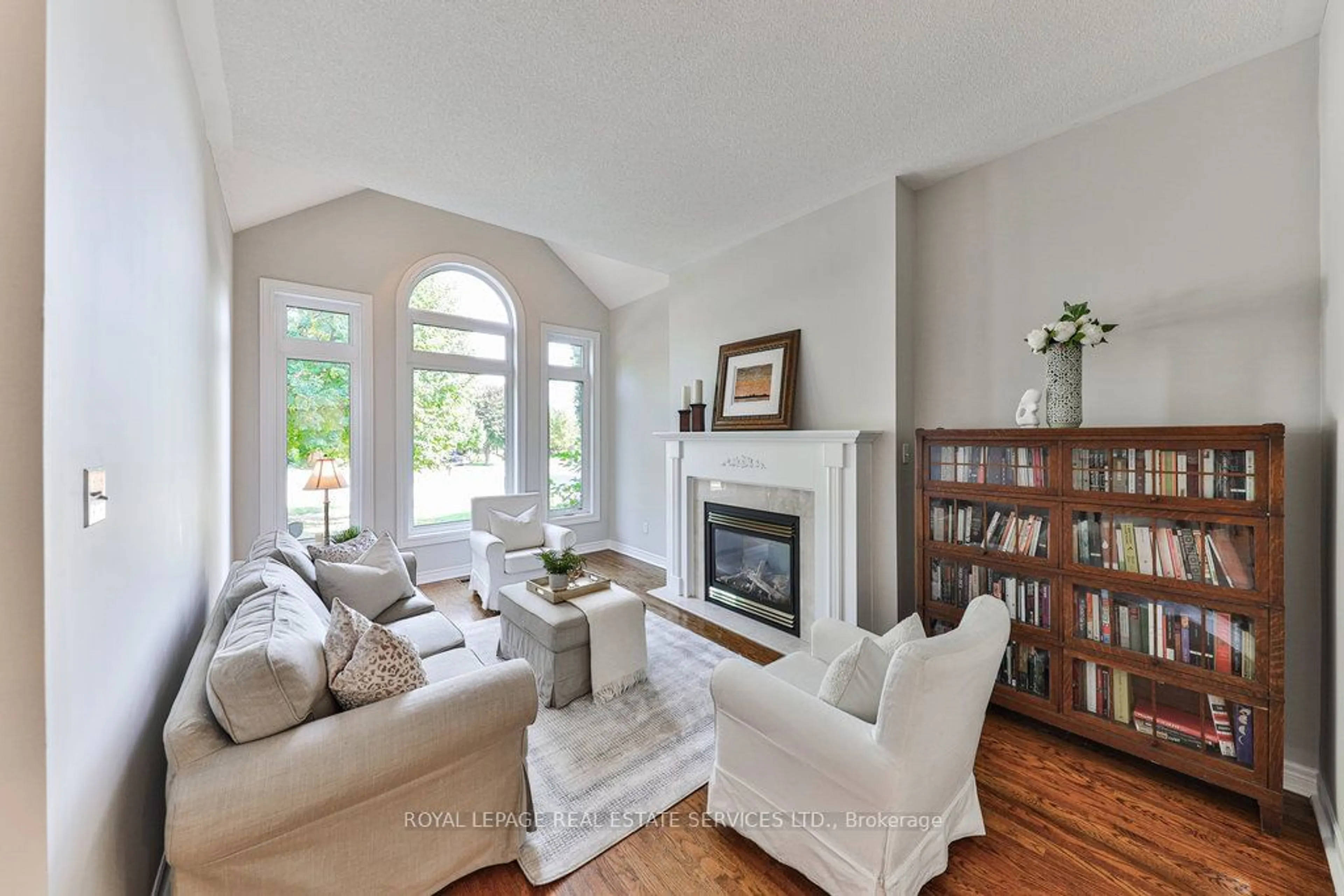 Living room, wood floors for 1688 Glenvista Dr, Oakville Ontario L6H 6K6