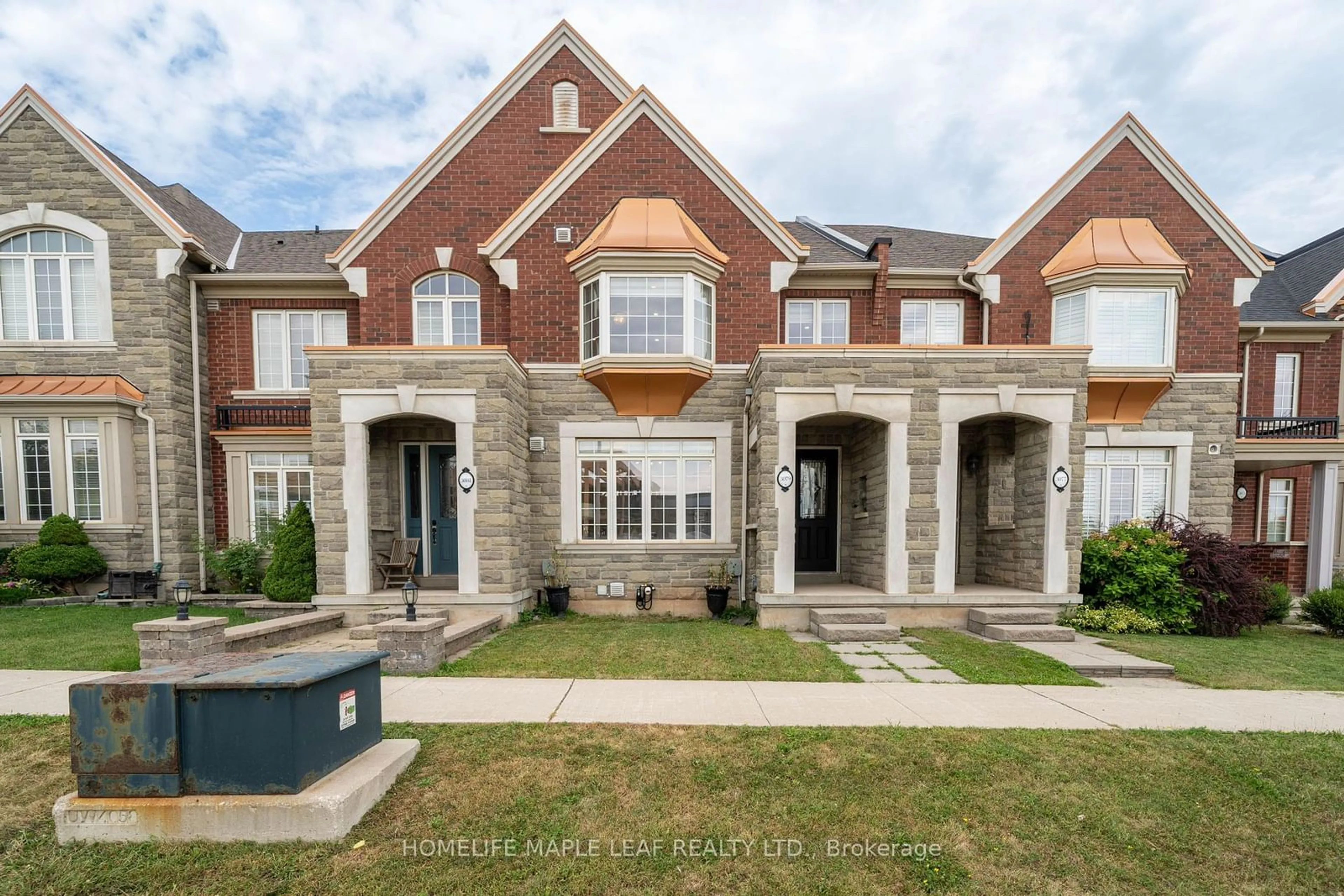 Home with brick exterior material for 3079 Neyagawa Blvd, Oakville Ontario L6M 4L7