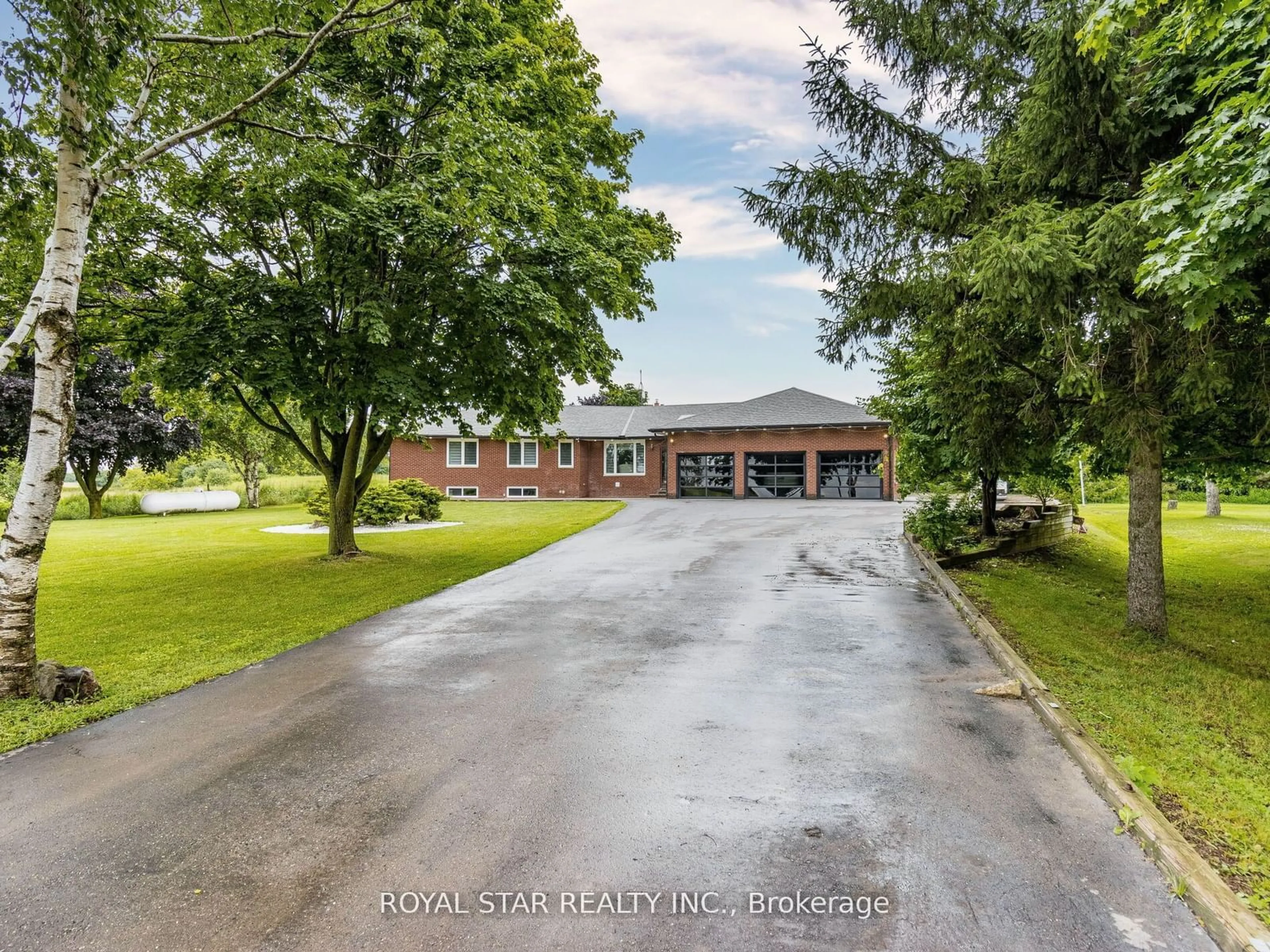 Home with brick exterior material for 5712 Old School Rd, Caledon Ontario L7C 0W6