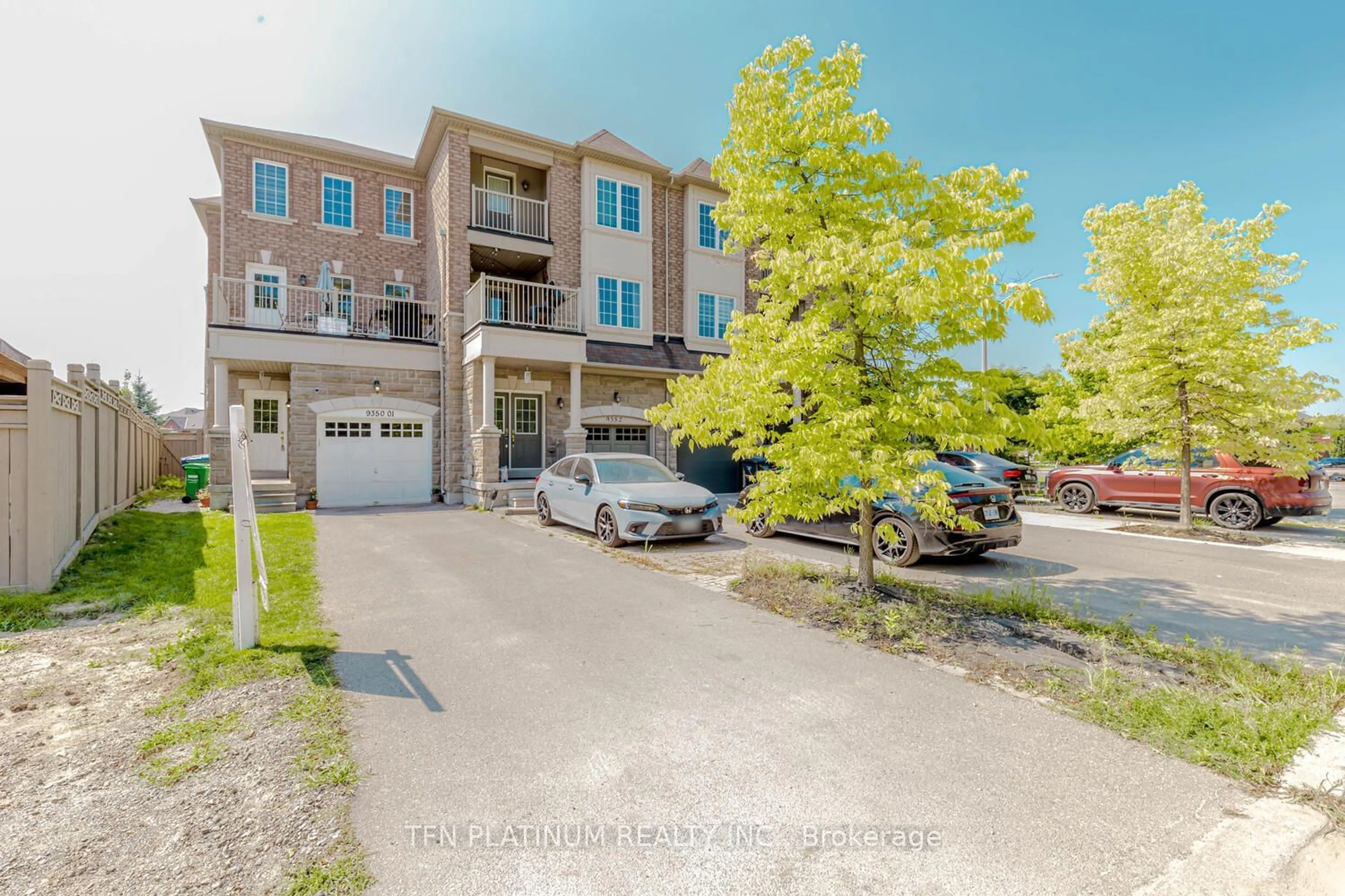 A pic from exterior of the house or condo for 9350 Clarkway Dr, Brampton Ontario L6P 0W4