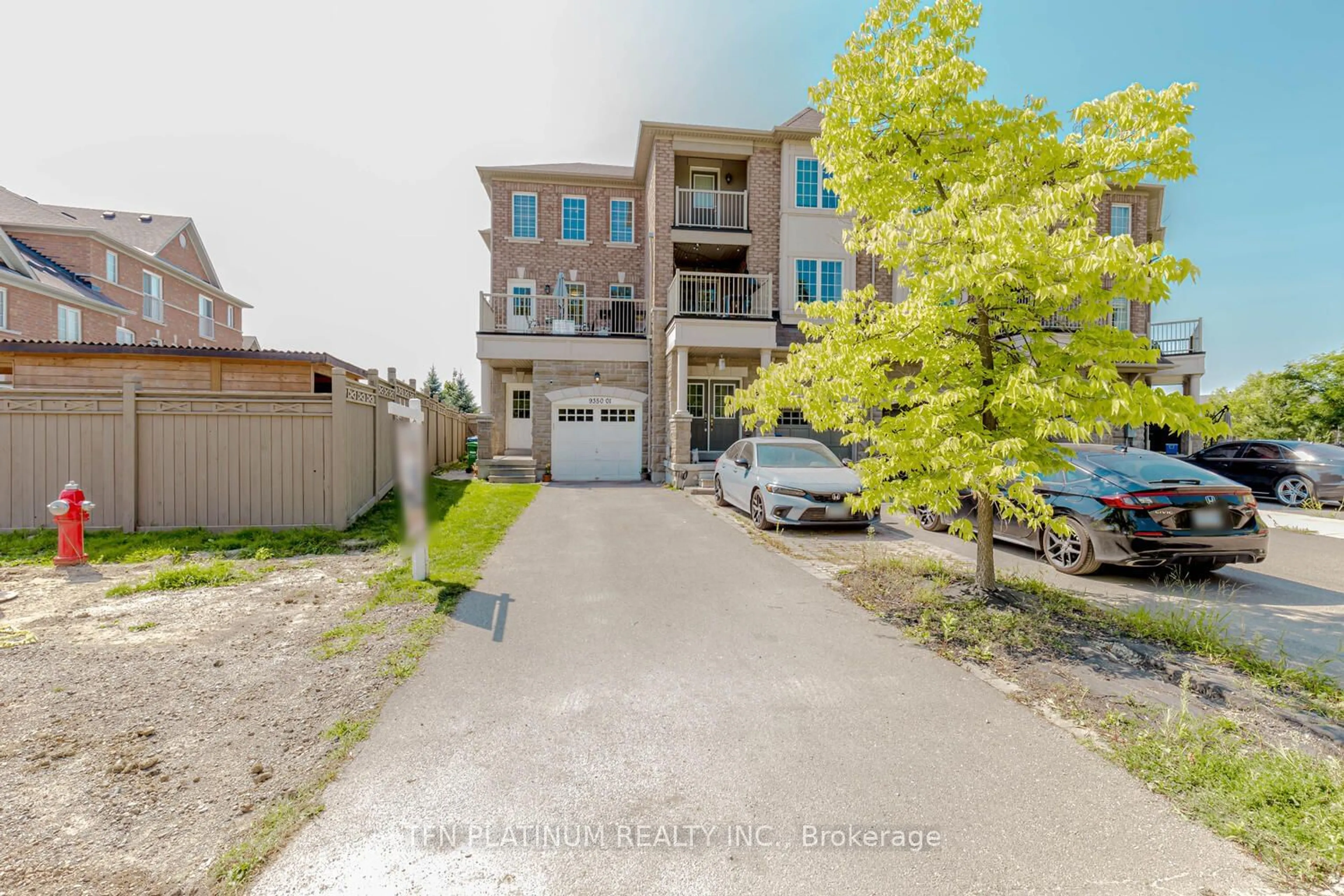 A pic from exterior of the house or condo for 9350 Clarkway Dr, Brampton Ontario L6P 0W4