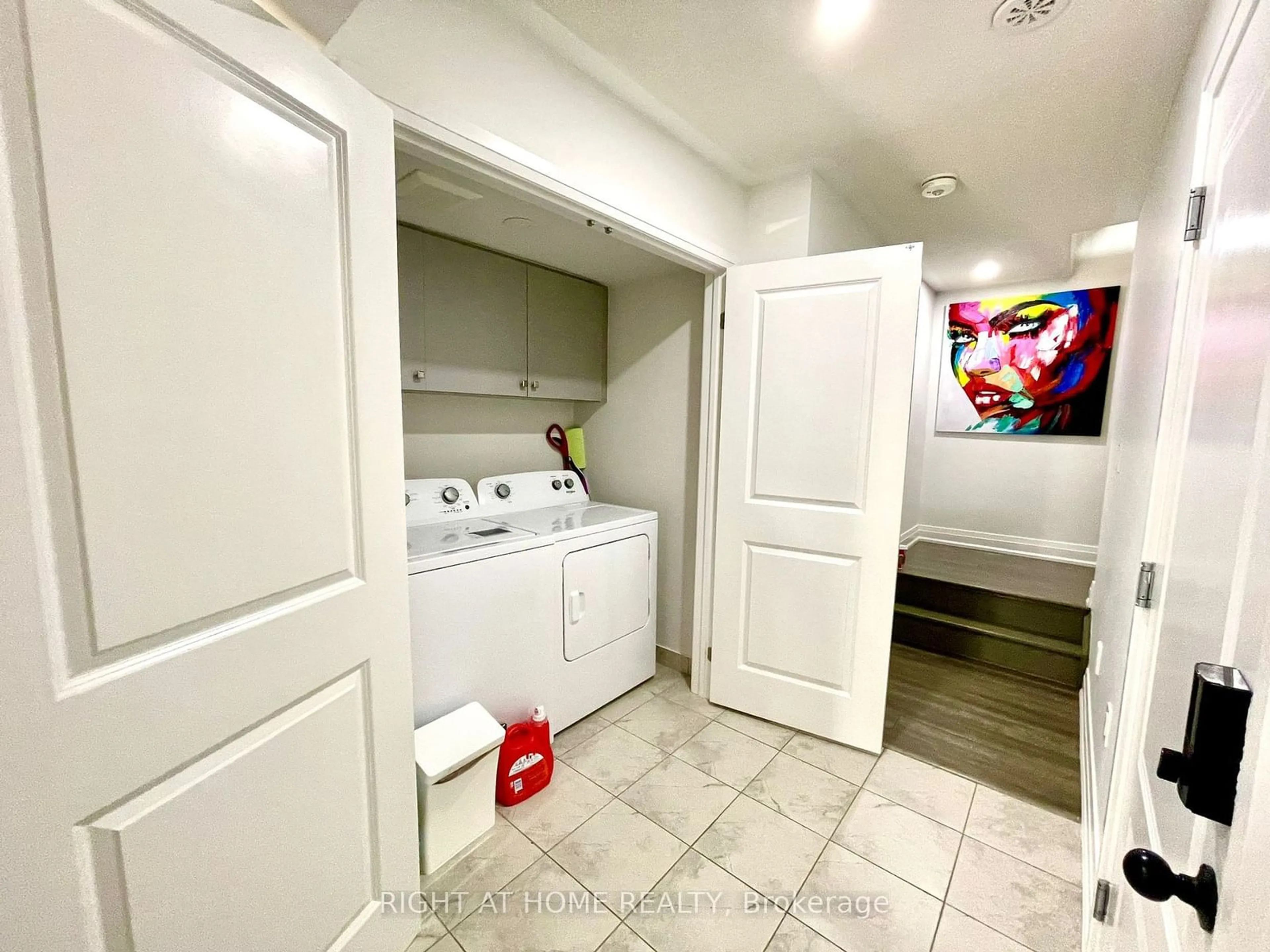 Laundry room for 2536 Littlefield Cres, Oakville Ontario L6M 4G3