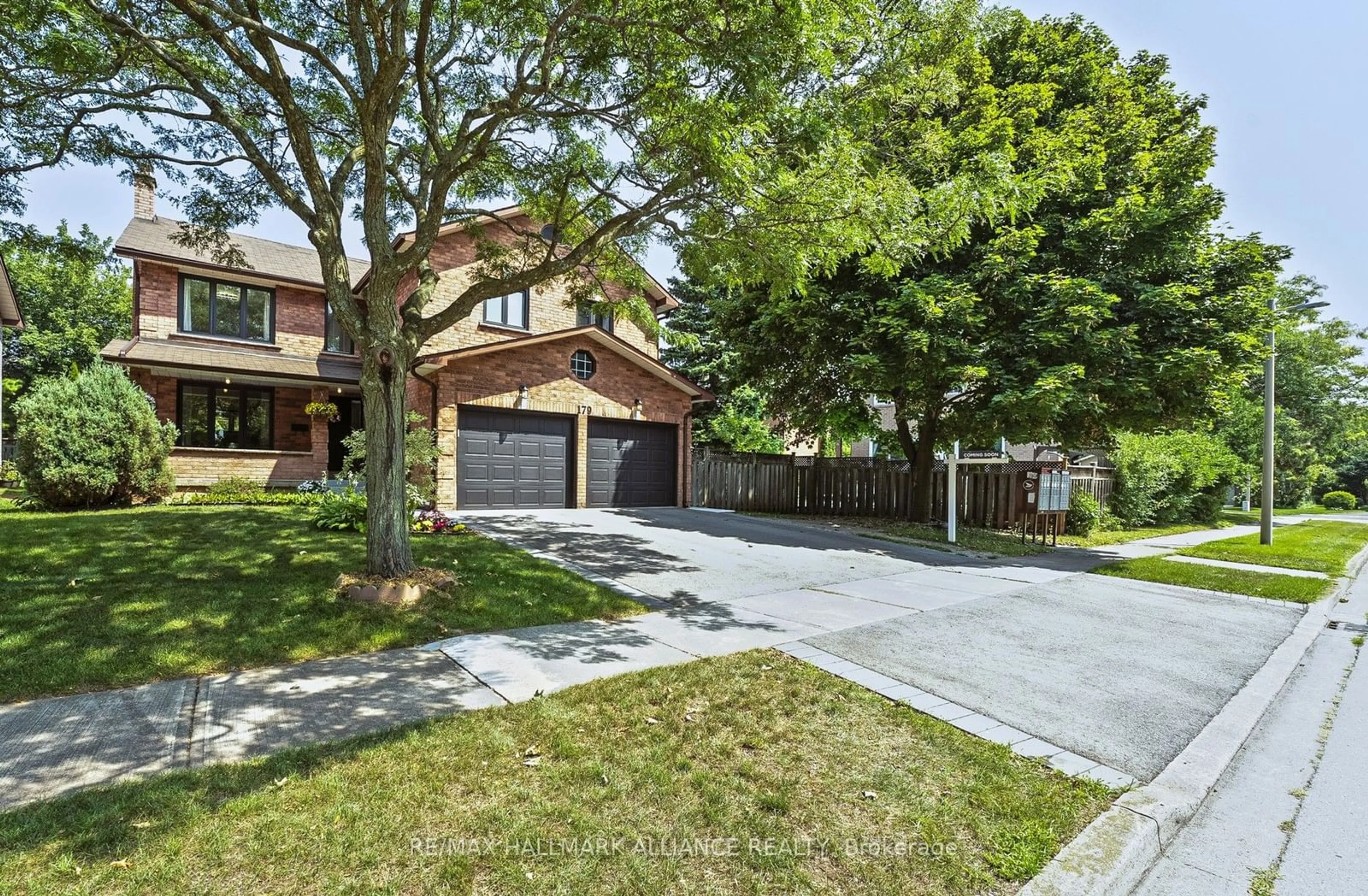 Home with brick exterior material for 179 Romain Cres, Oakville Ontario L6H 5A5