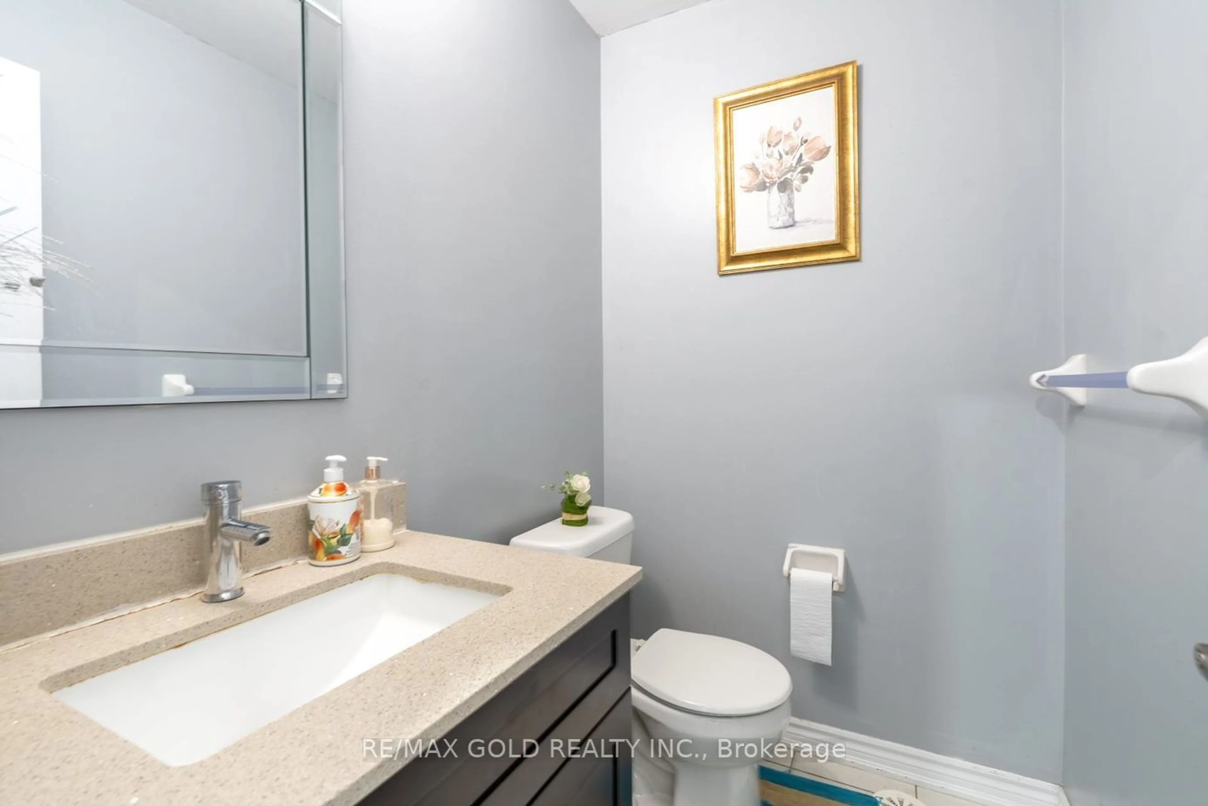 Standard bathroom for 3 Abercove Clse, Brampton Ontario L6Y 6E6