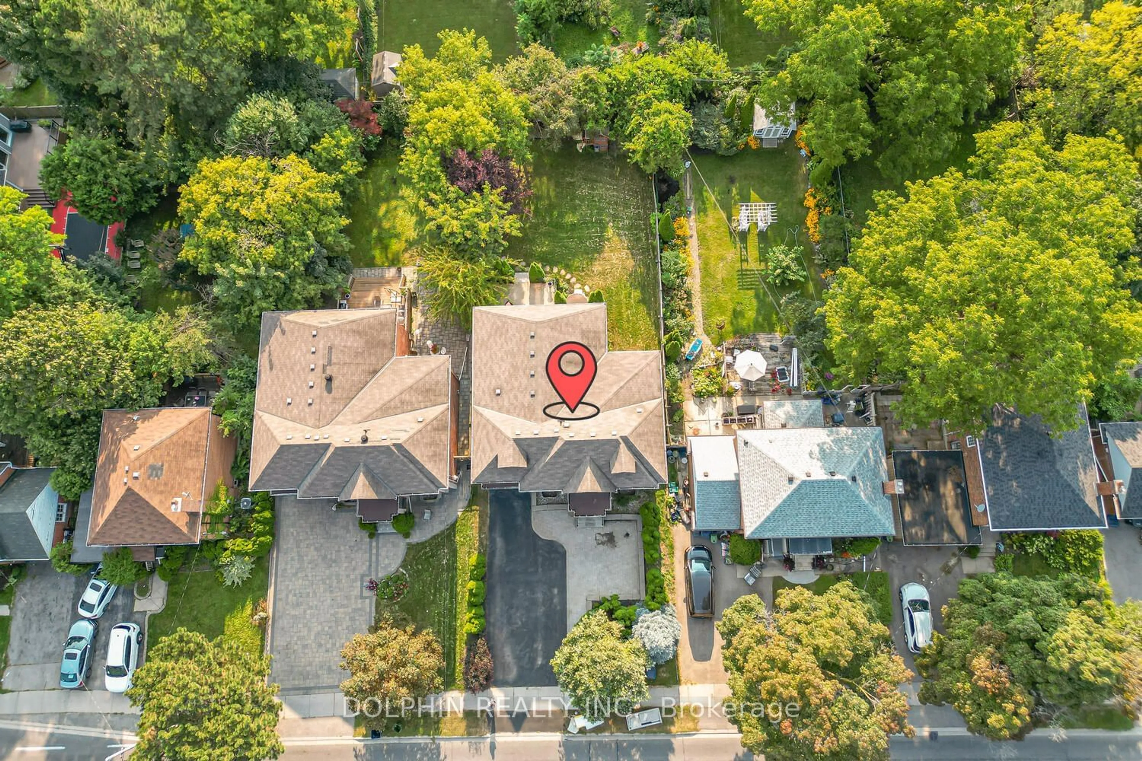 Frontside or backside of a home, the street view for 1084B Kipling Ave, Toronto Ontario M9B 3M2