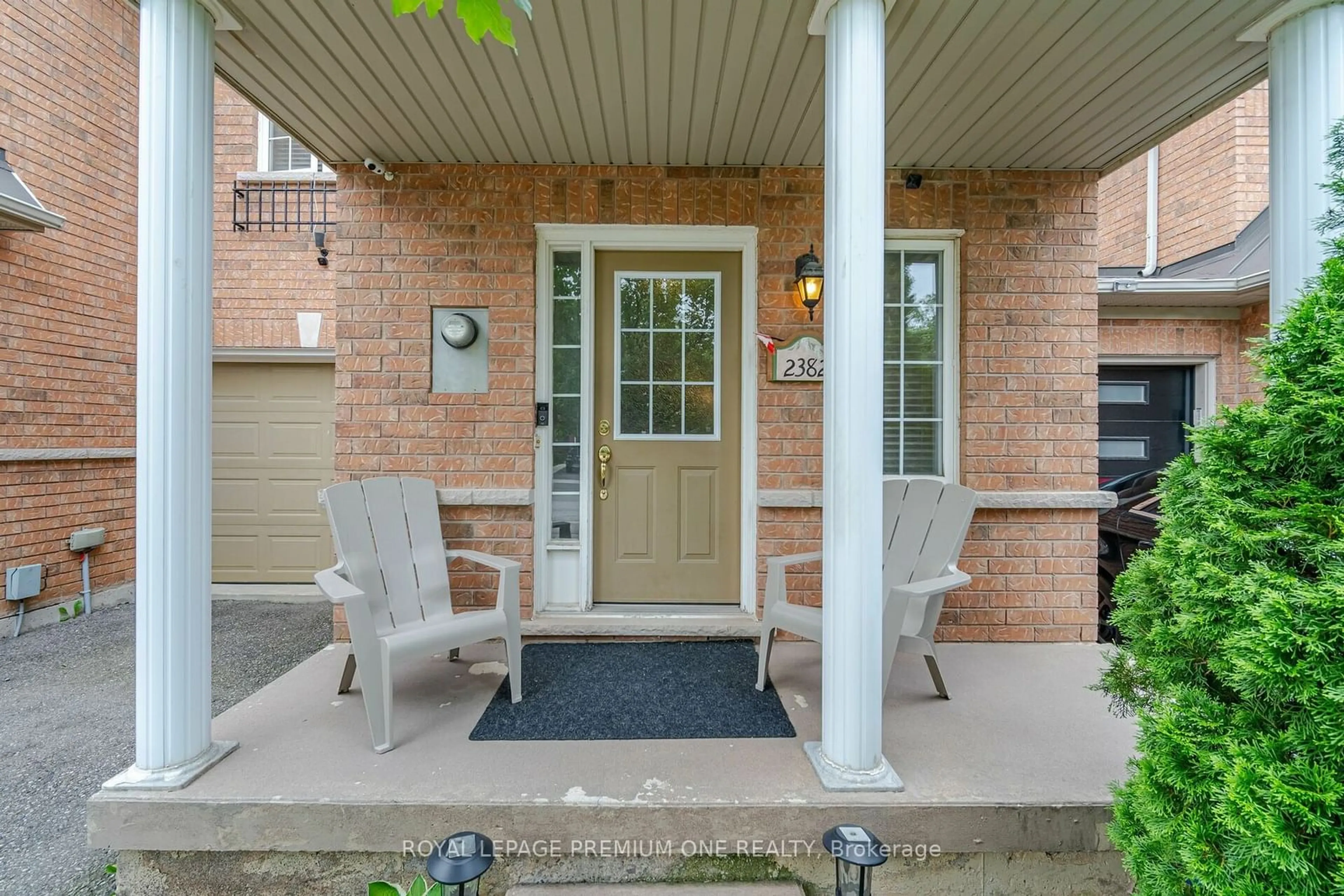 Indoor entryway for 2382 Sequoia Way, Oakville Ontario L6M 4V5