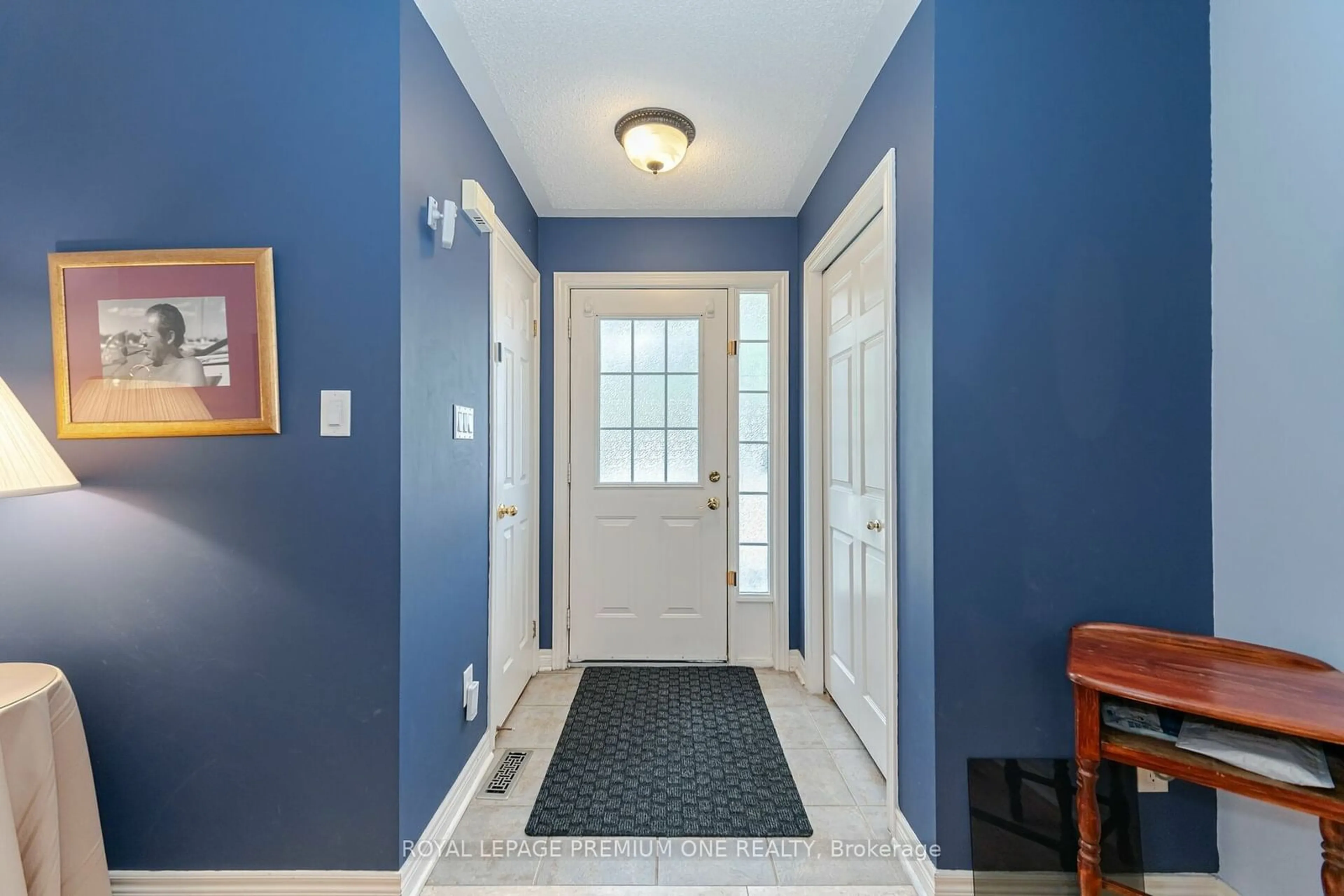 Indoor entryway, wood floors for 2382 Sequoia Way, Oakville Ontario L6M 4V5