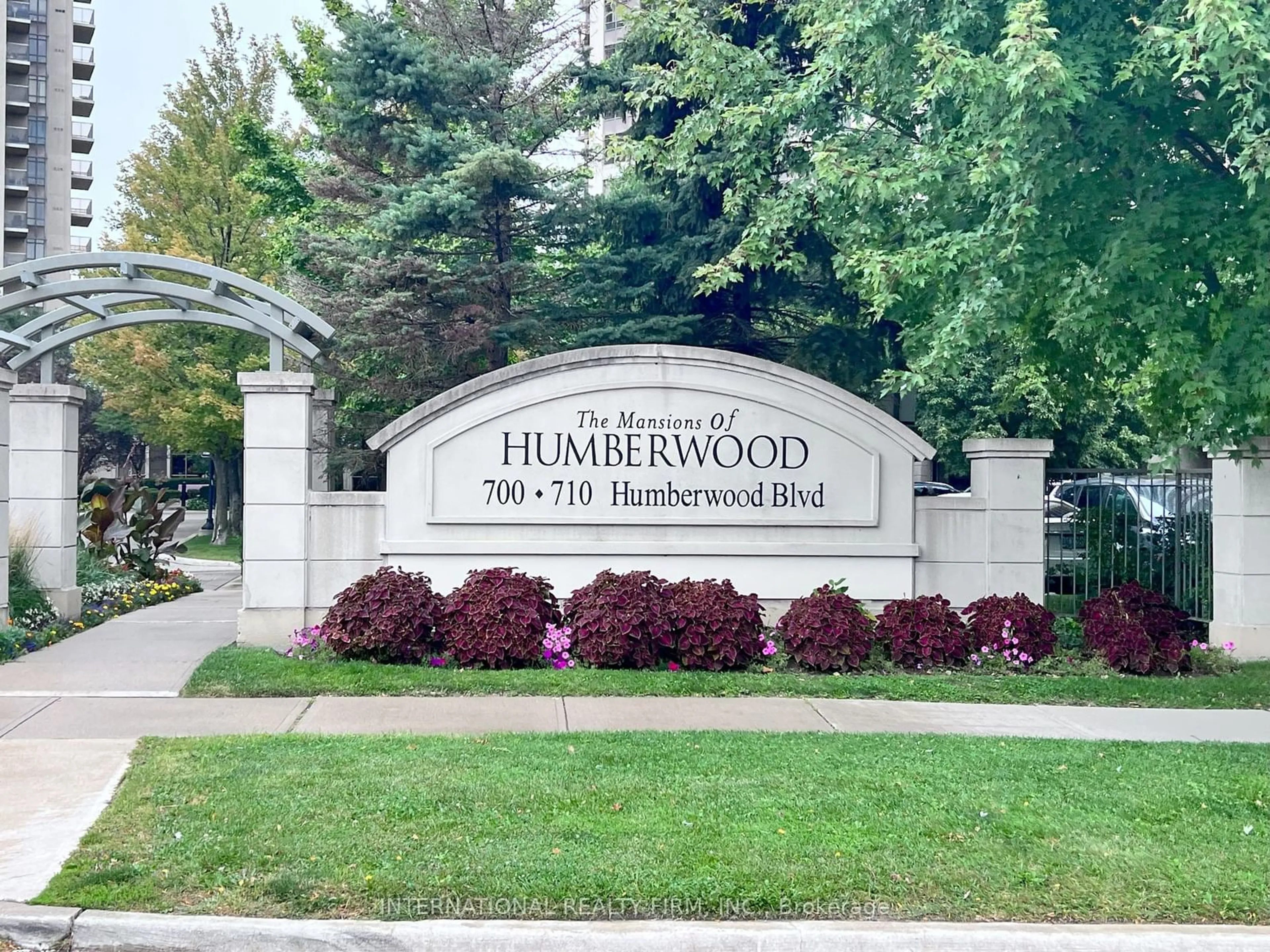 Indoor foyer for 710 Humberwood Blvd #304, Toronto Ontario M9W 7J5