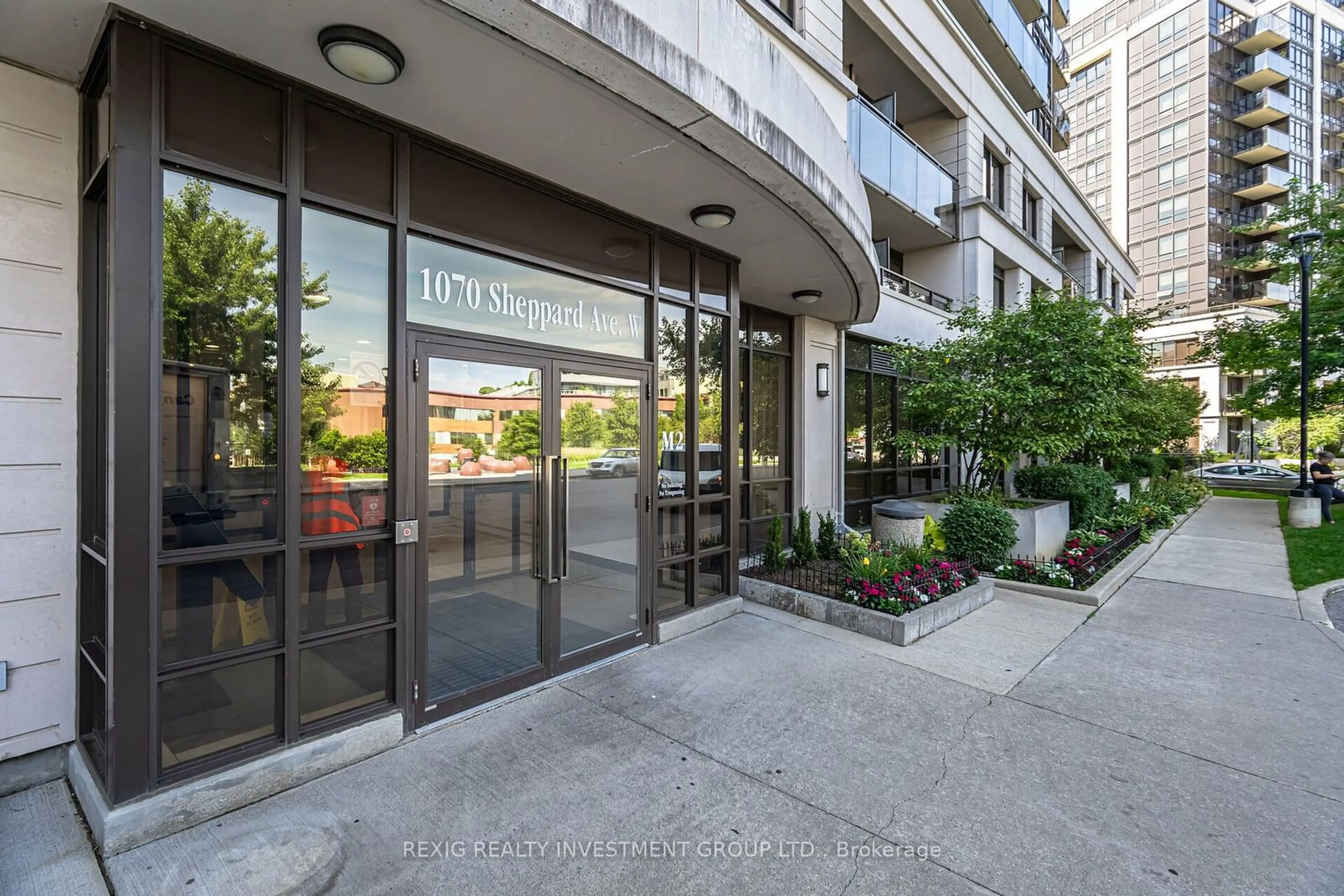 Indoor entryway for 1070 Sheppard Ave #708, Toronto Ontario M3J 0G8