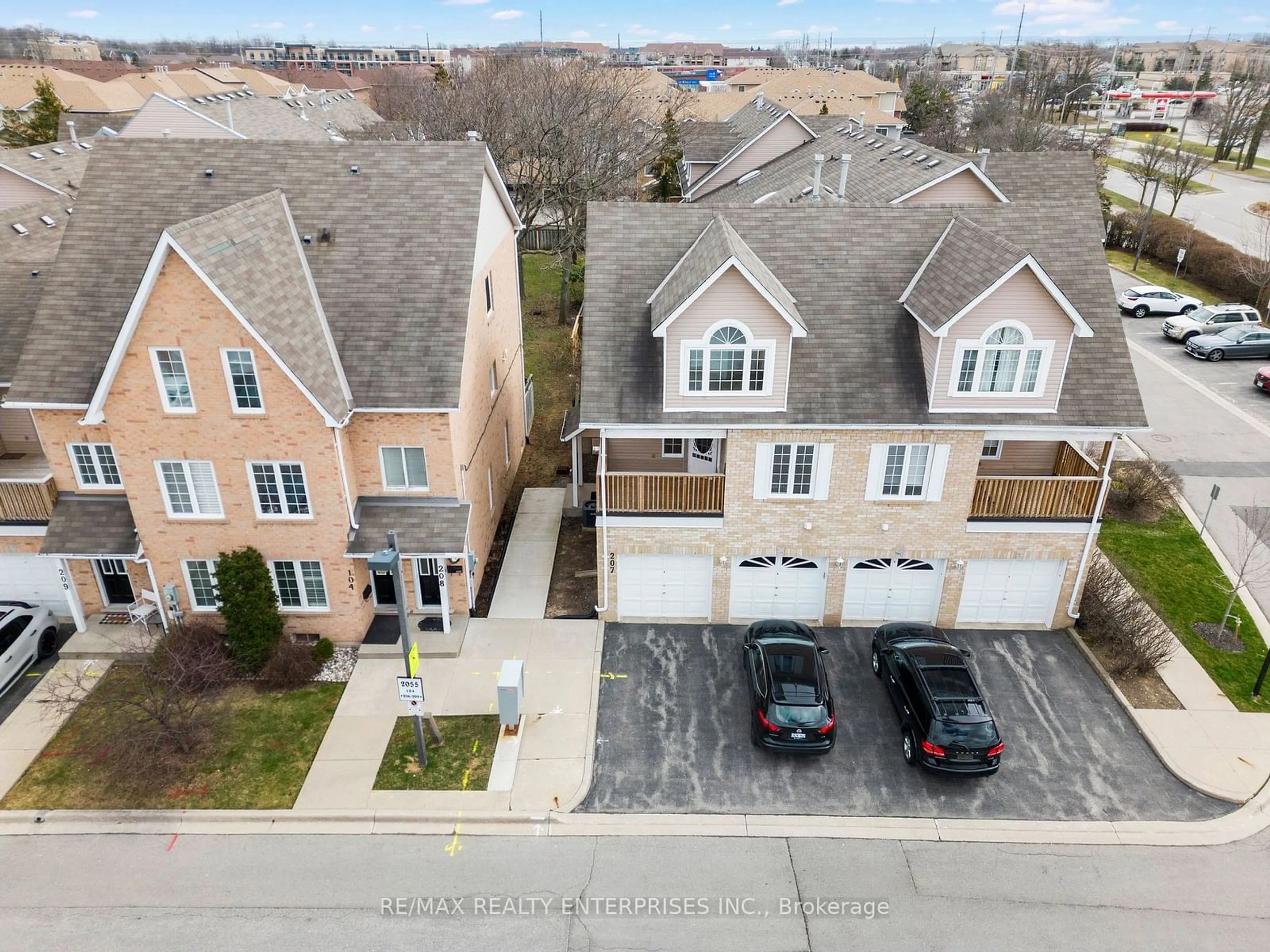 A pic from exterior of the house or condo for 2055 Walkers Line #207, Burlington Ontario L7M 4B5