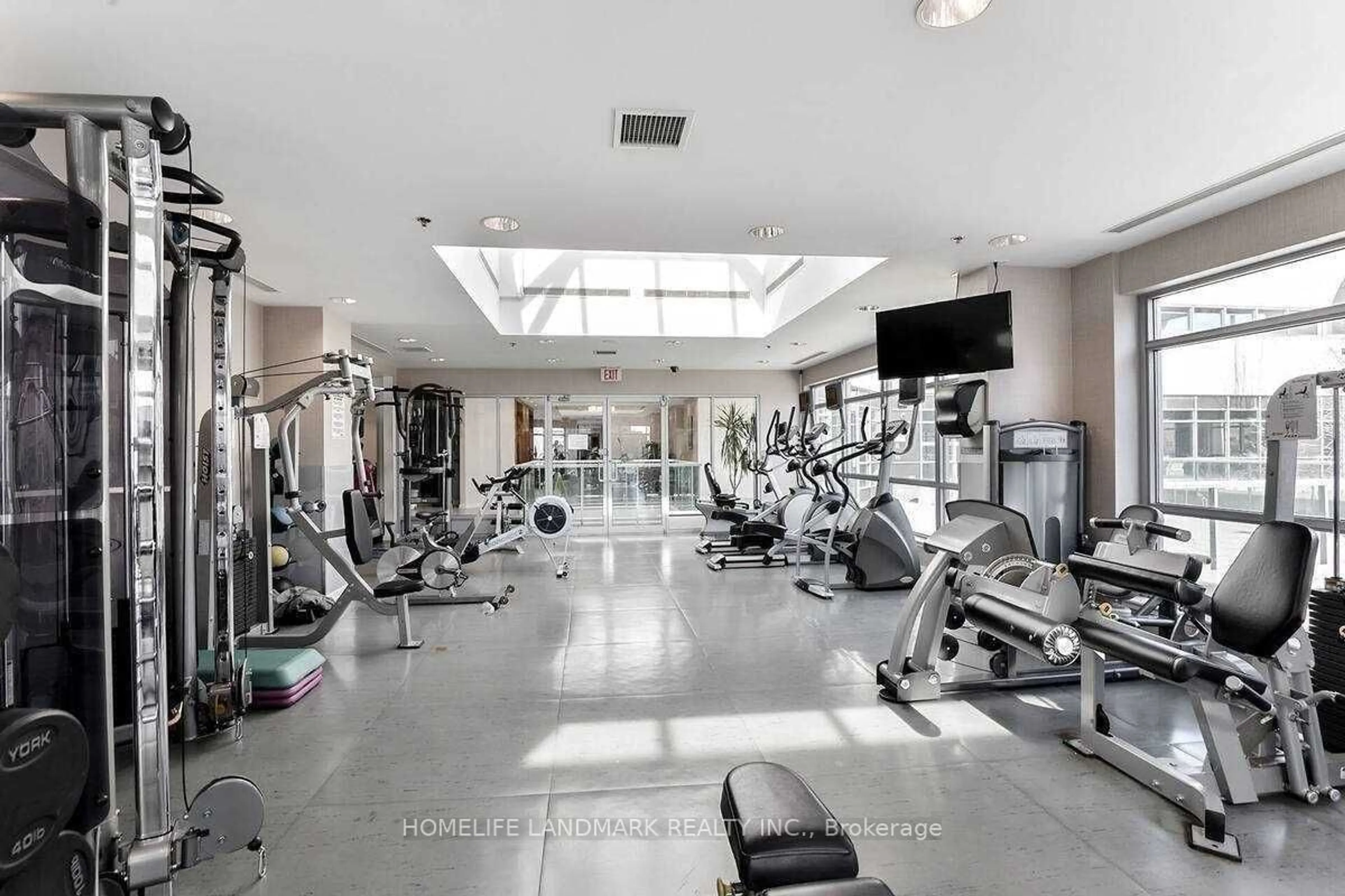 Gym or fitness room for 1 Elm Dr #809, Mississauga Ontario L5B 4M1