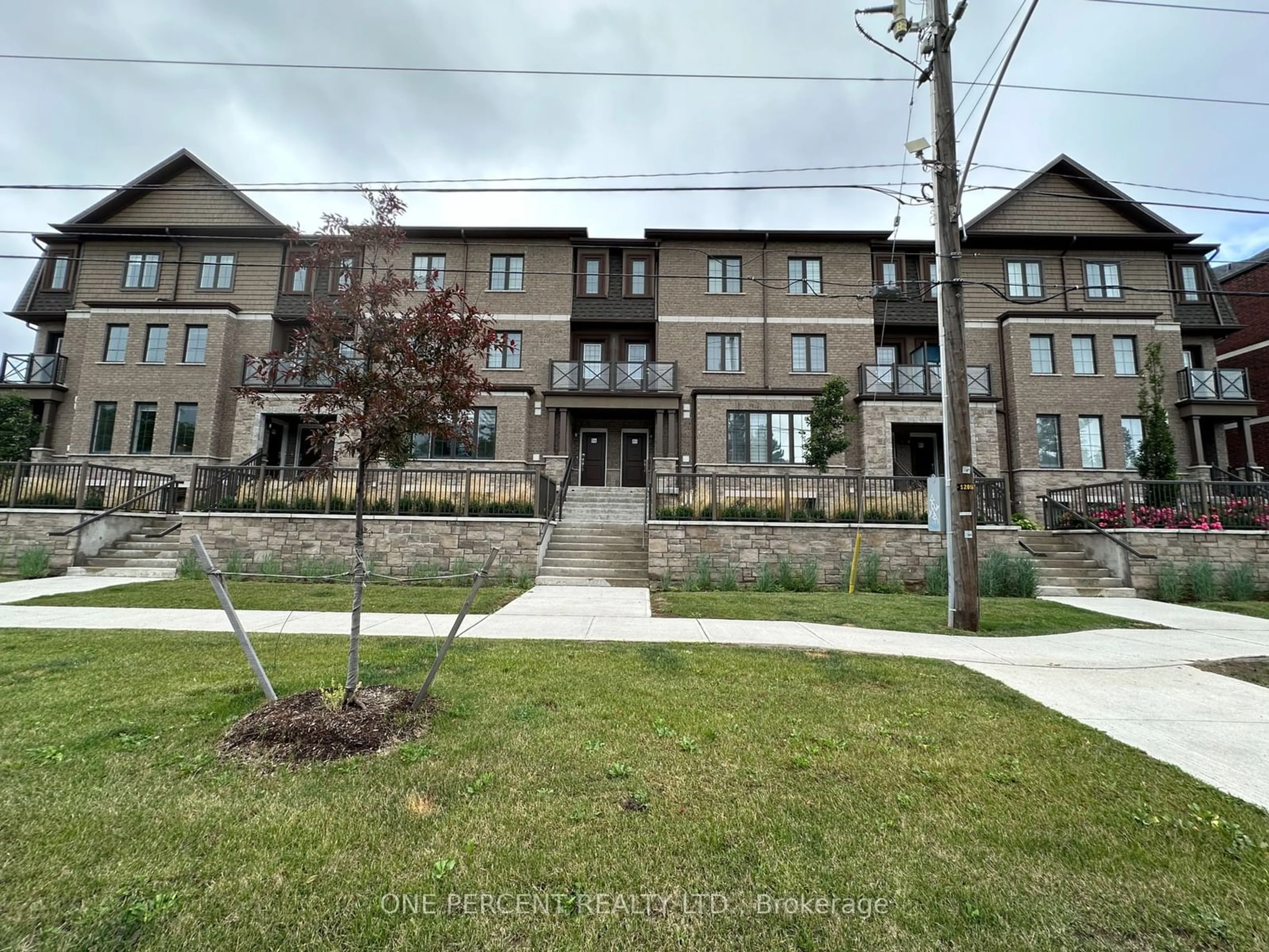 A pic from exterior of the house or condo, the front or back of building for 445 Ontario St #85, Milton Ontario L9T 2N2