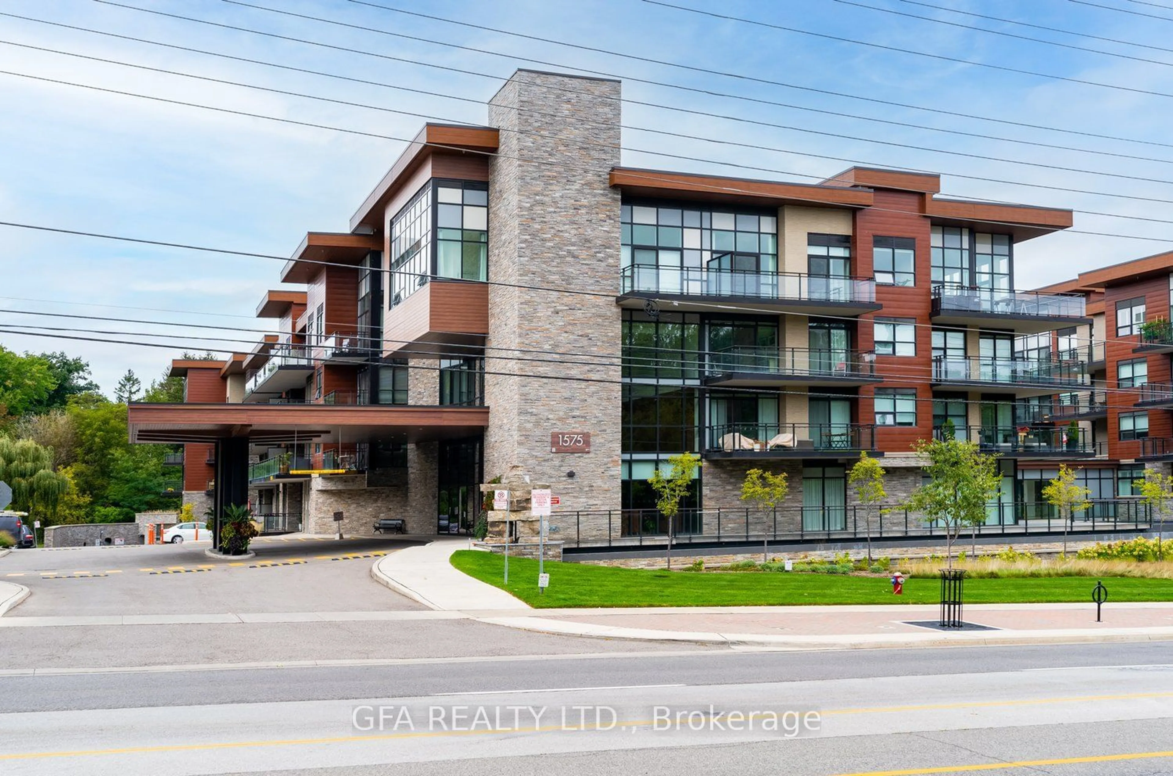 A pic from exterior of the house or condo for 1575 Lakeshore Rd #342, Mississauga Ontario L5J 1J4