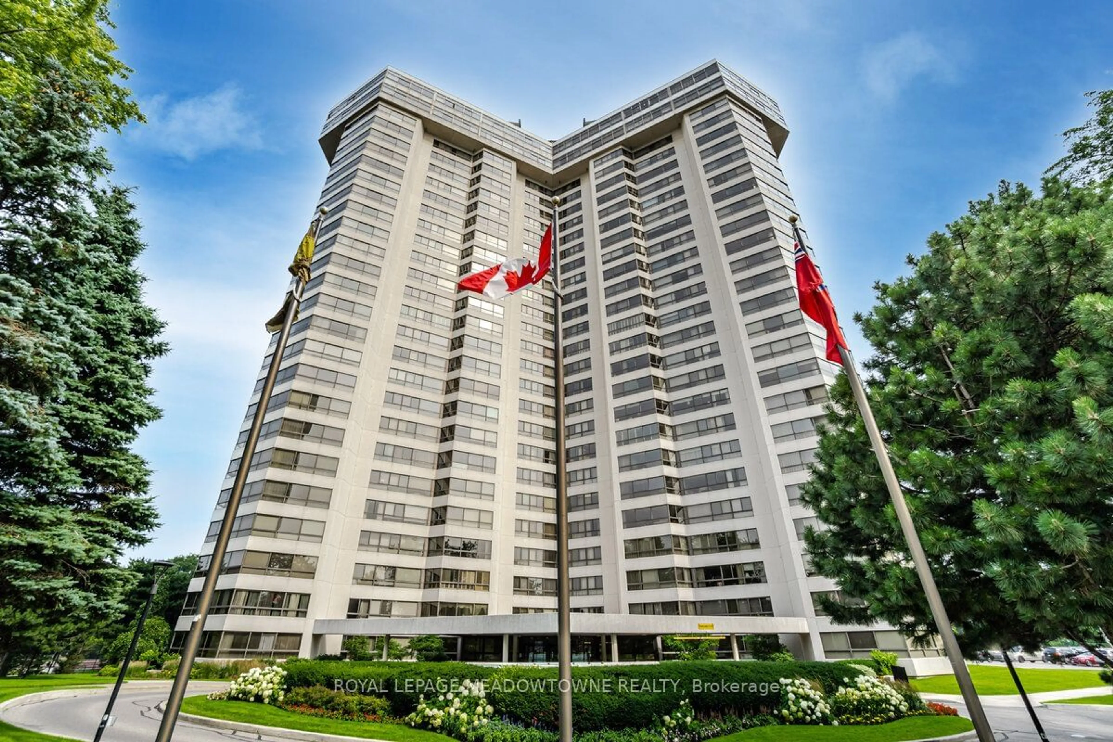 Indoor foyer for 1300 Bloor St #PH10, Mississauga Ontario L4Y 3Z2