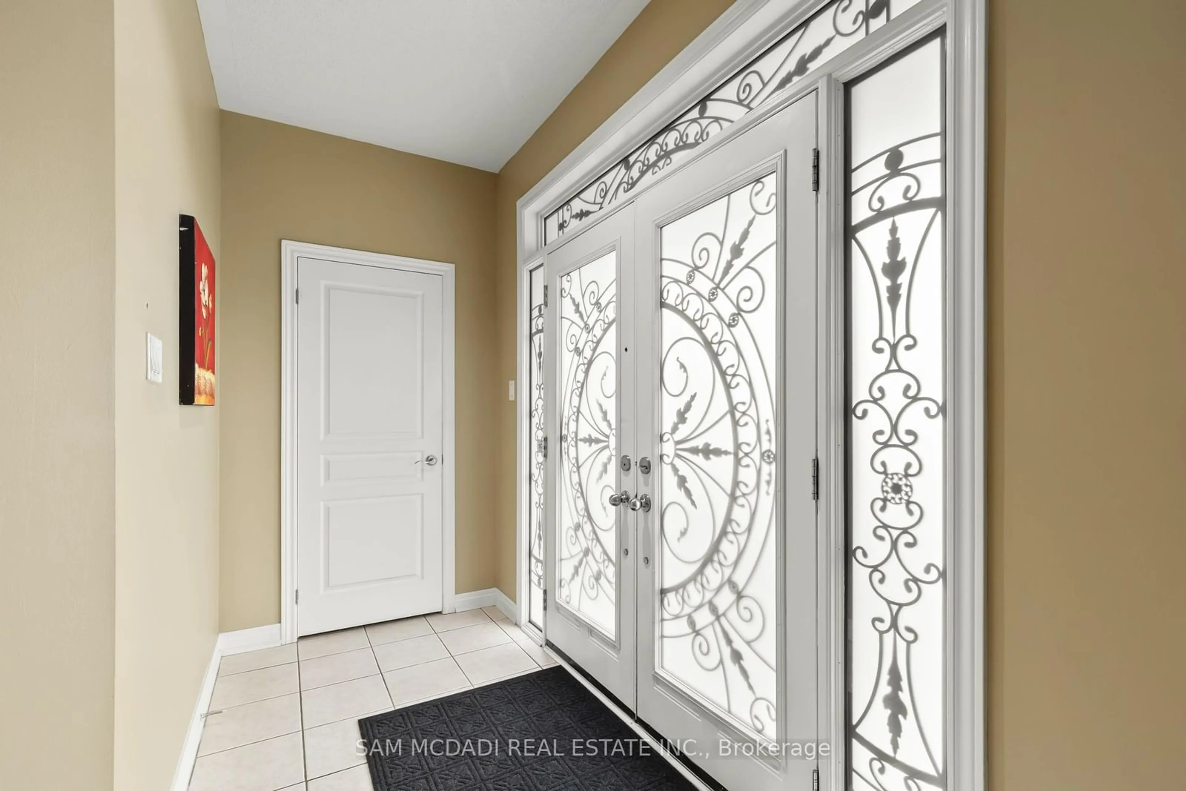 Indoor entryway, ceramic floors for 53 Heatherglen Dr, Brampton Ontario L6Y 5X2