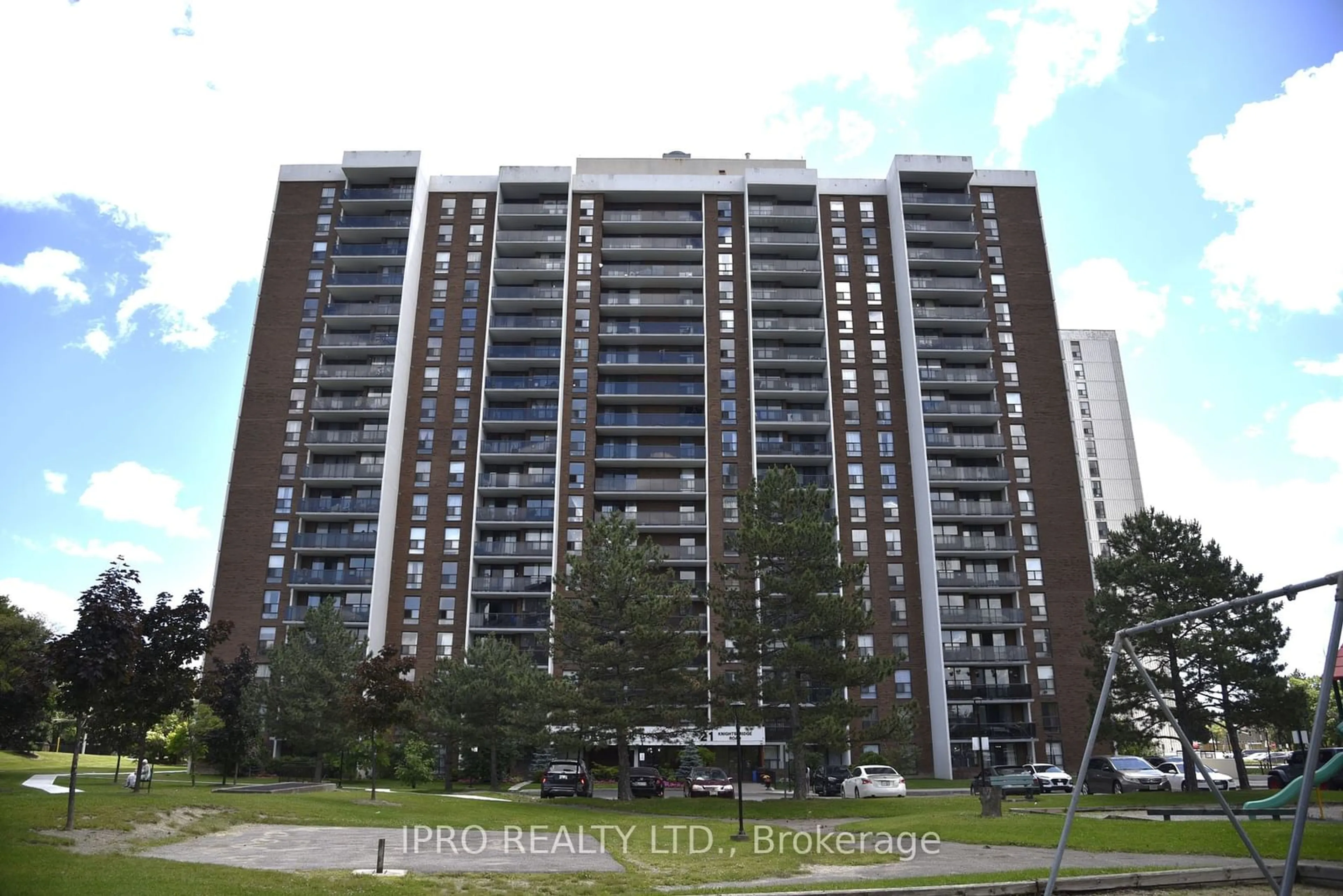 A pic from exterior of the house or condo for 21 Knightsbridge Rd #1808, Brampton Ontario L6T 3Y1